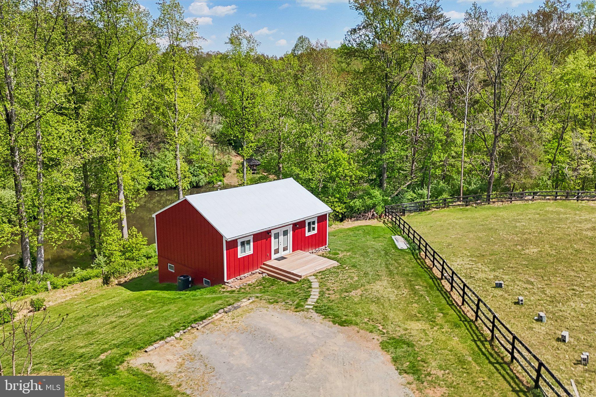 SOUTHERN KNOLL FARMS - Residential