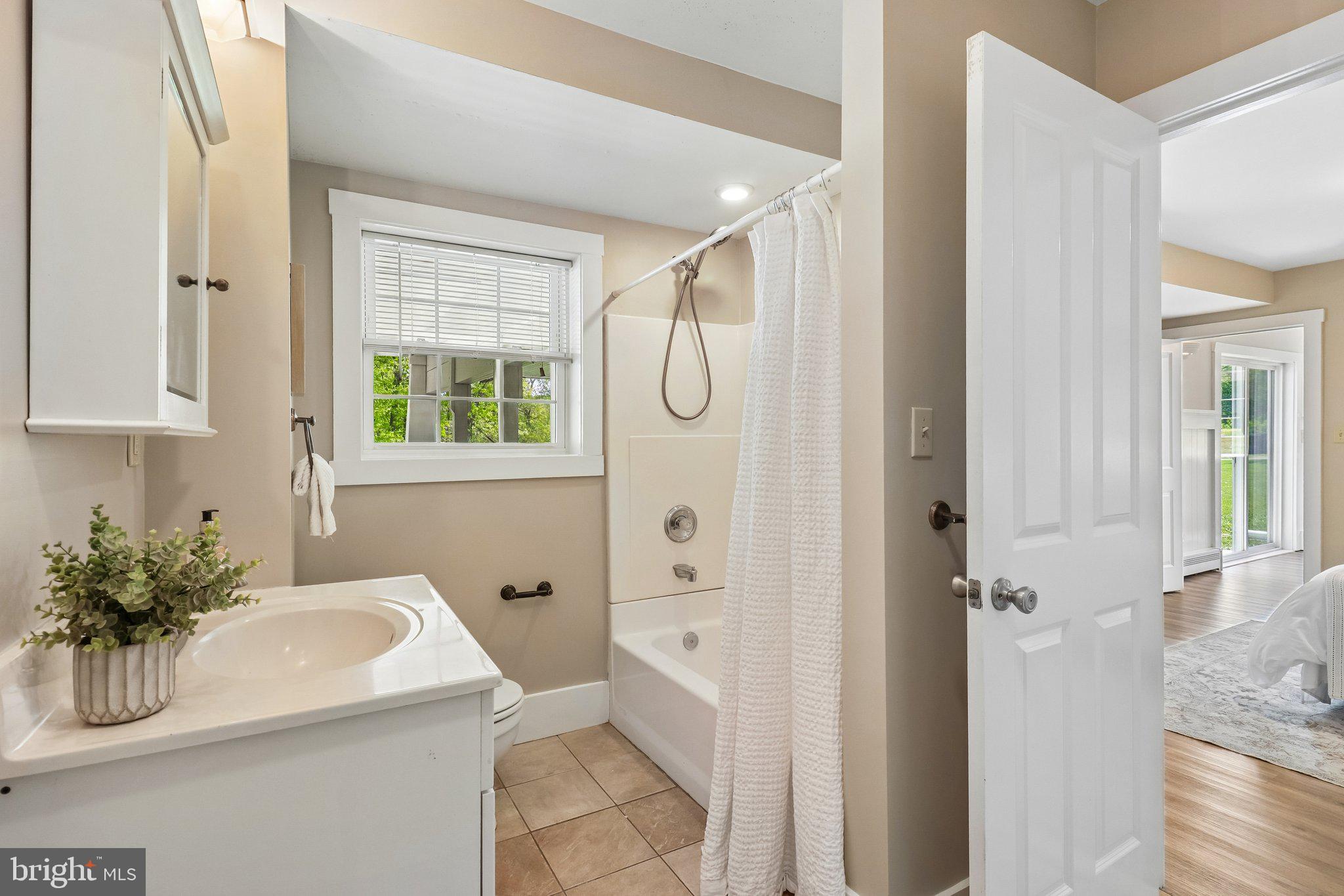SOUTHERN KNOLL FARMS - Residential
