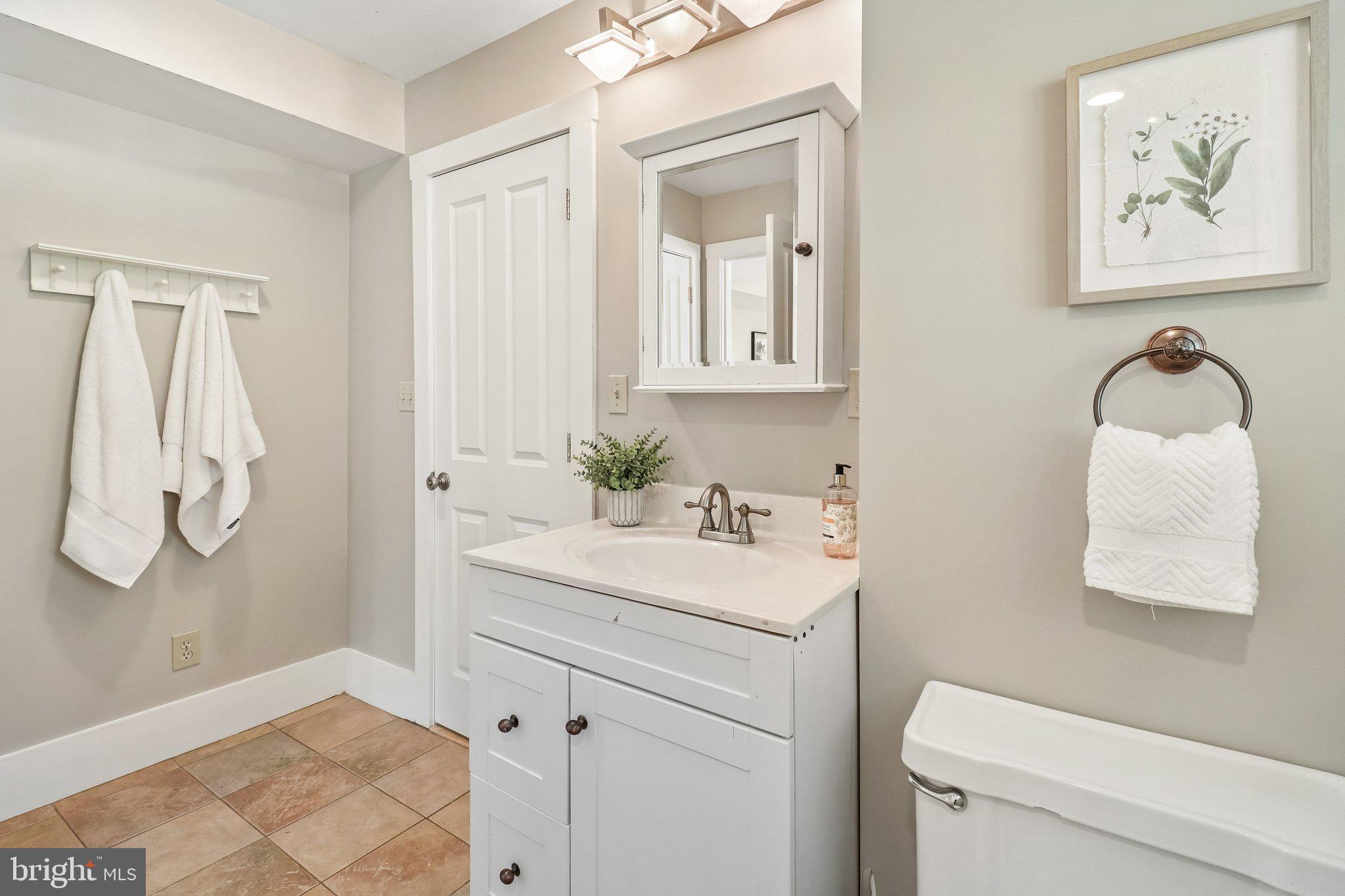 SOUTHERN KNOLL FARMS - Residential