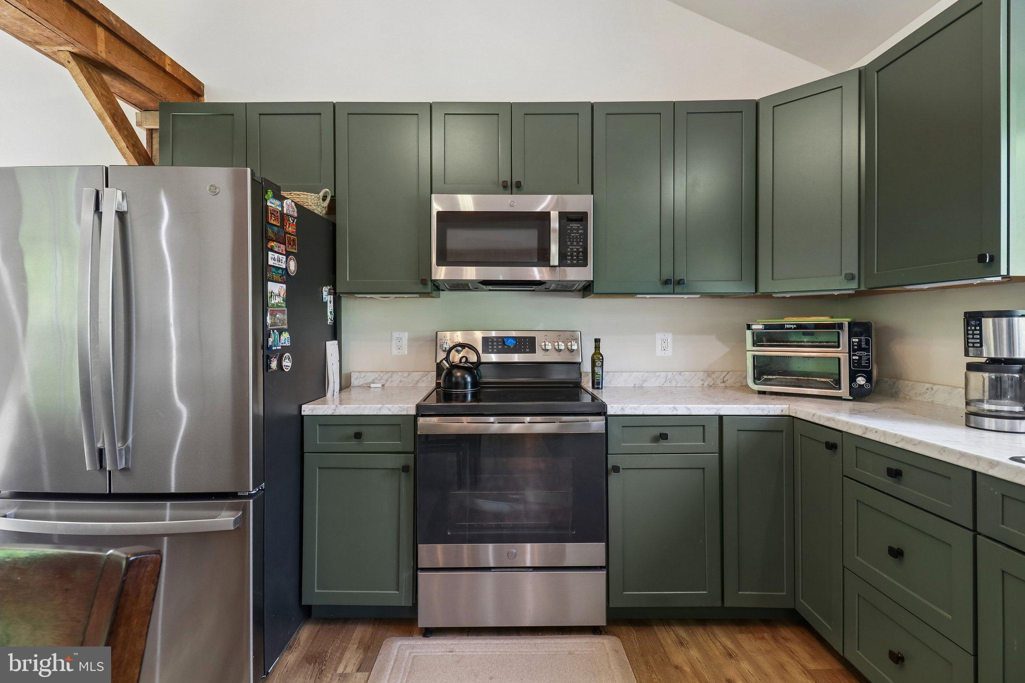 SOUTHERN KNOLL FARMS - Residential