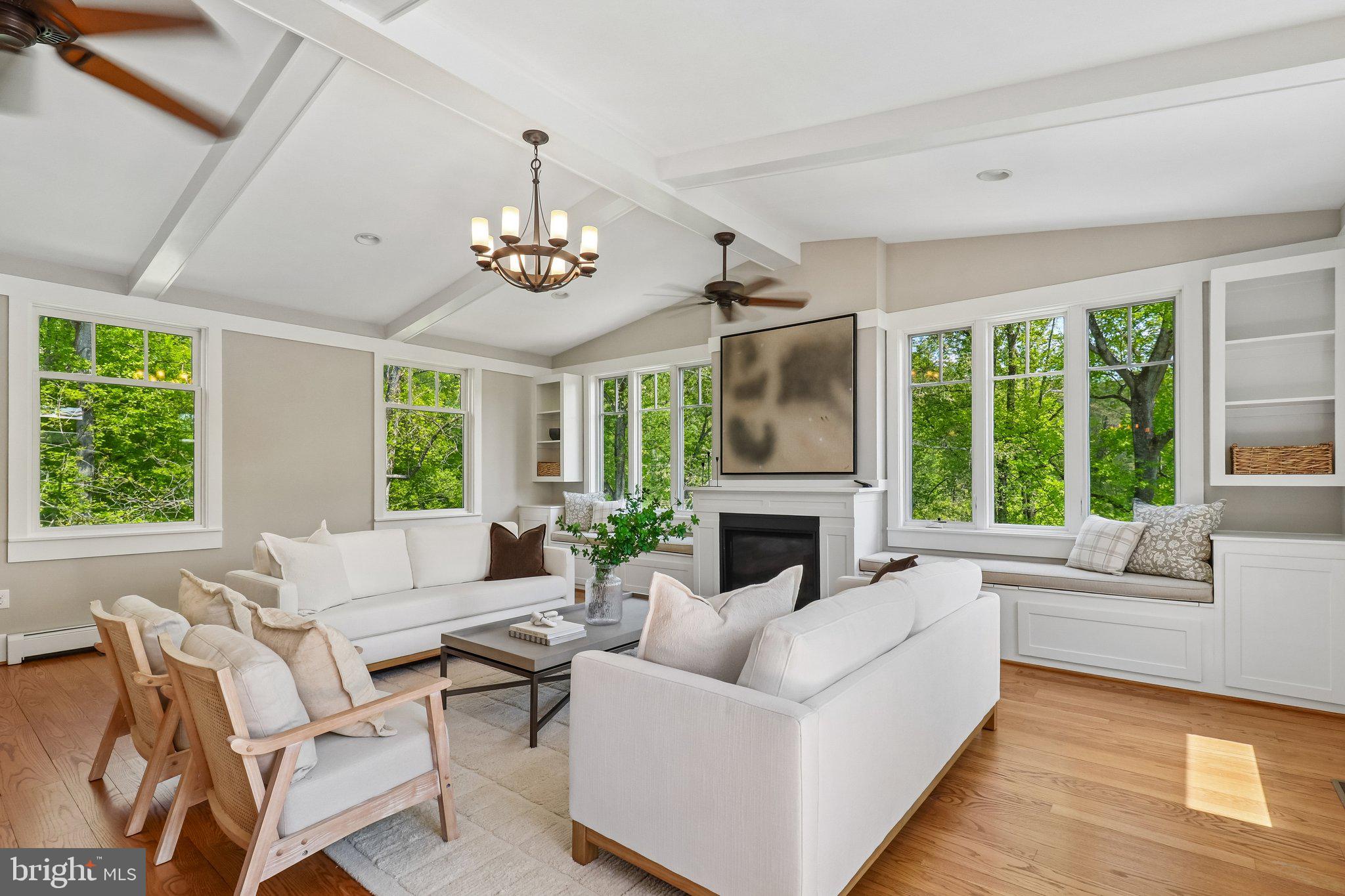 SOUTHERN KNOLL FARMS - Residential