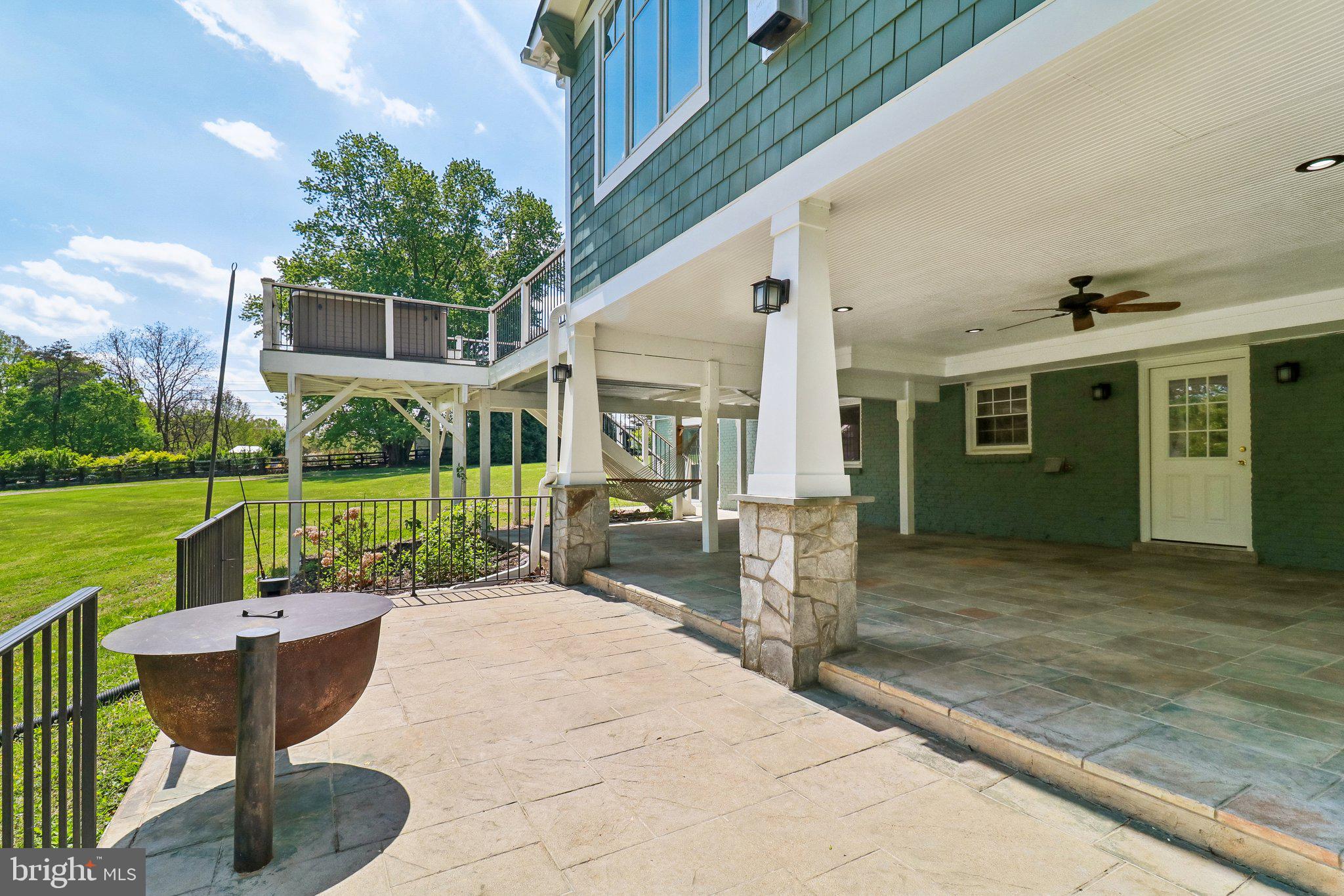 SOUTHERN KNOLL FARMS - Residential