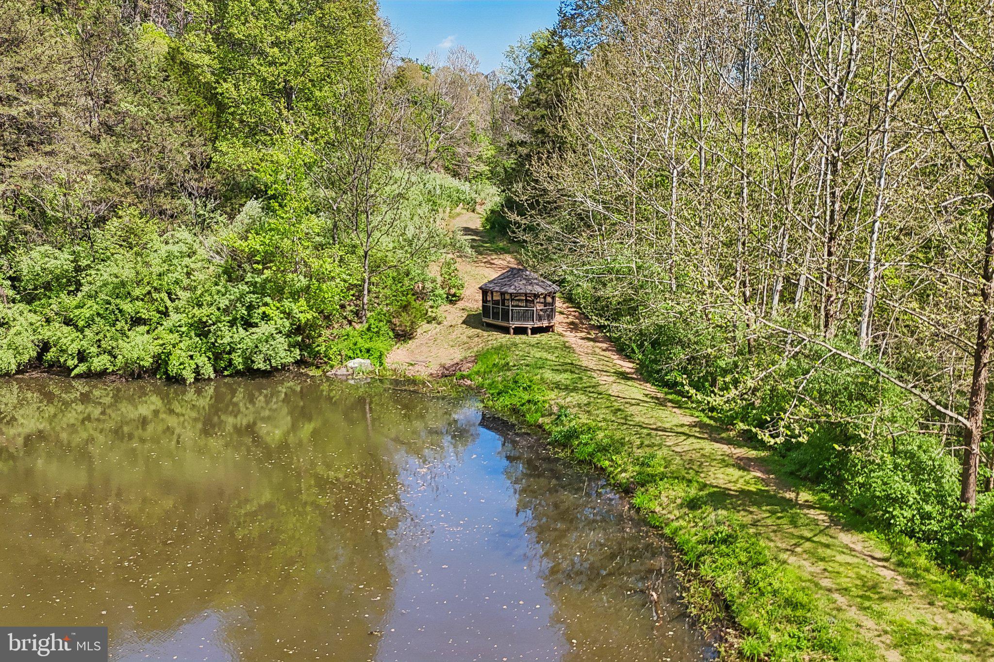 SOUTHERN KNOLL FARMS - Residential