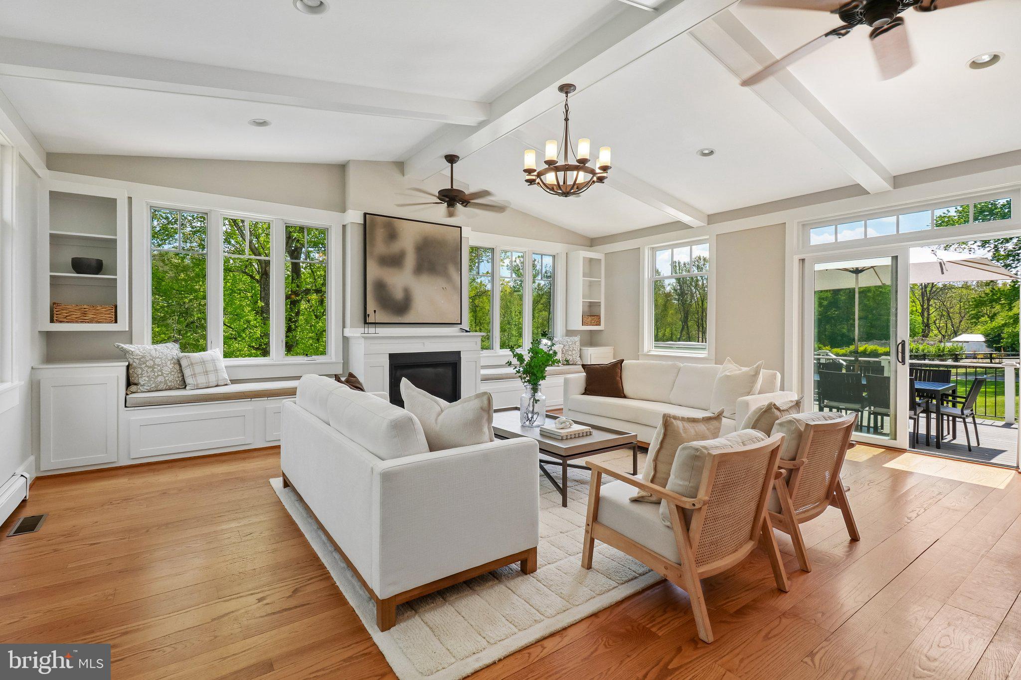 SOUTHERN KNOLL FARMS - Residential