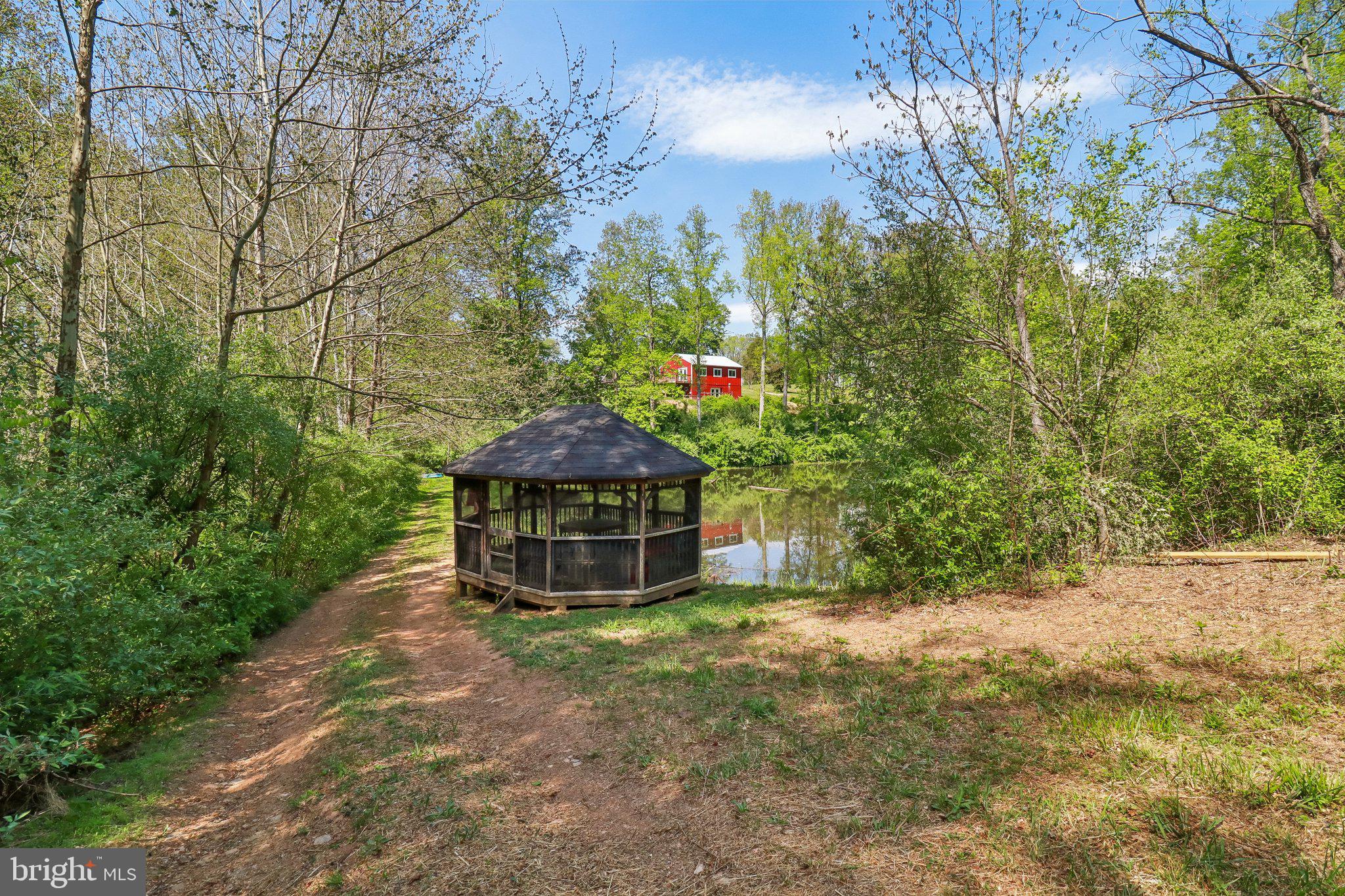 SOUTHERN KNOLL FARMS - Residential