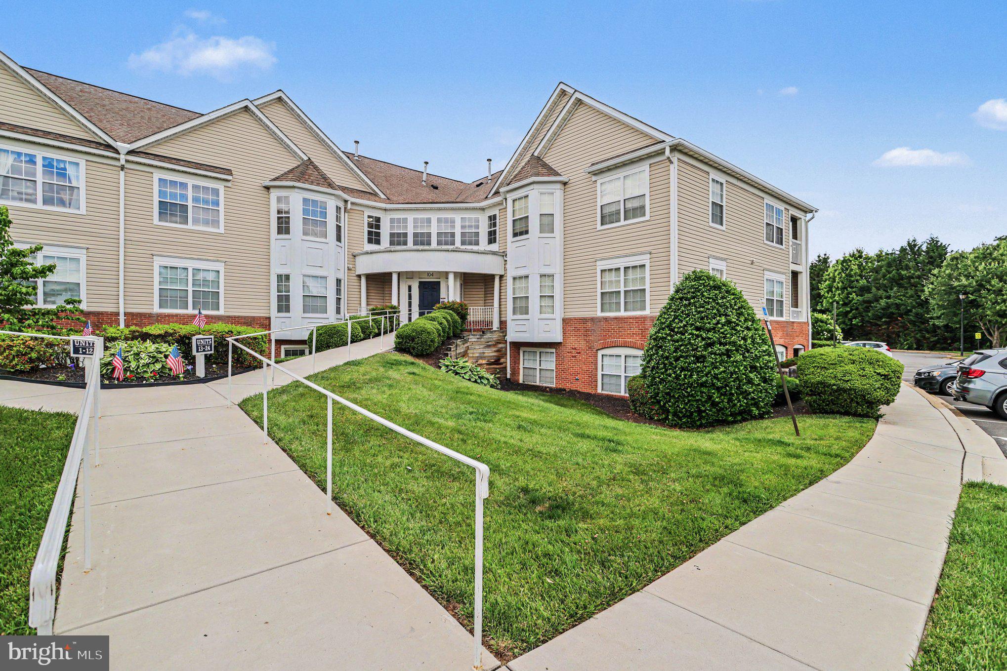 BAYLAND CONDO - Residential