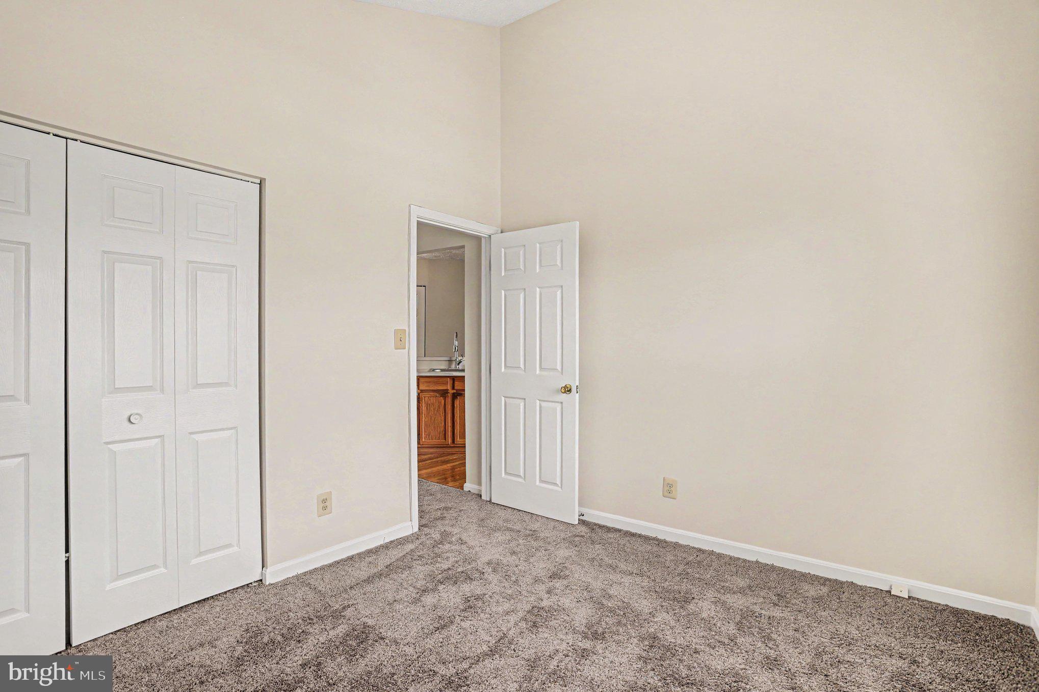 BAYLAND CONDO - Residential