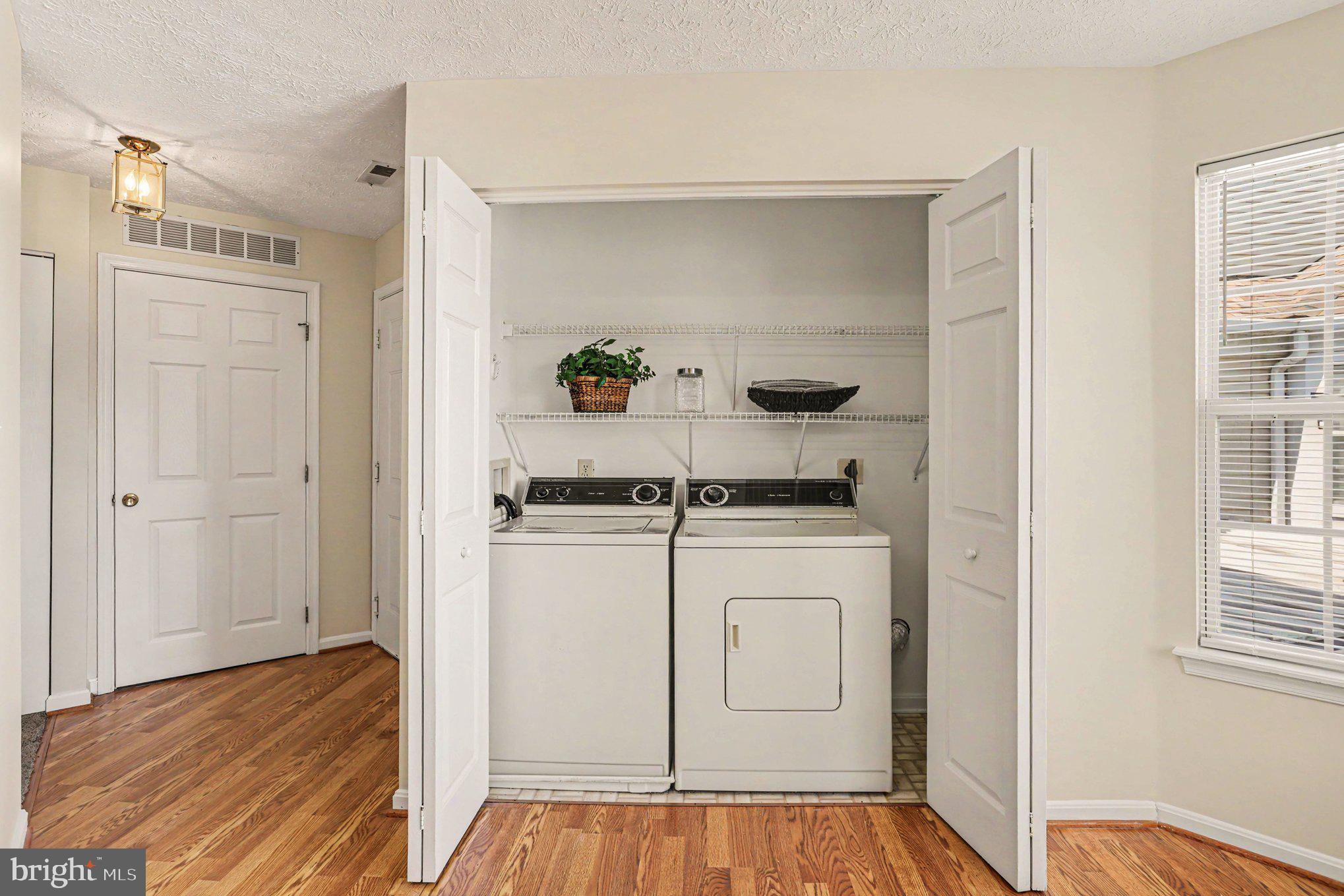 BAYLAND CONDO - Residential