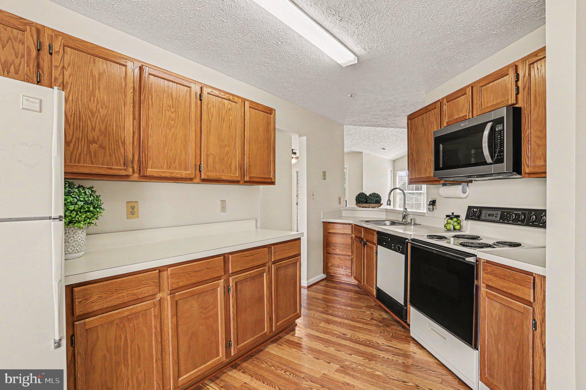 BAYLAND CONDO - Residential