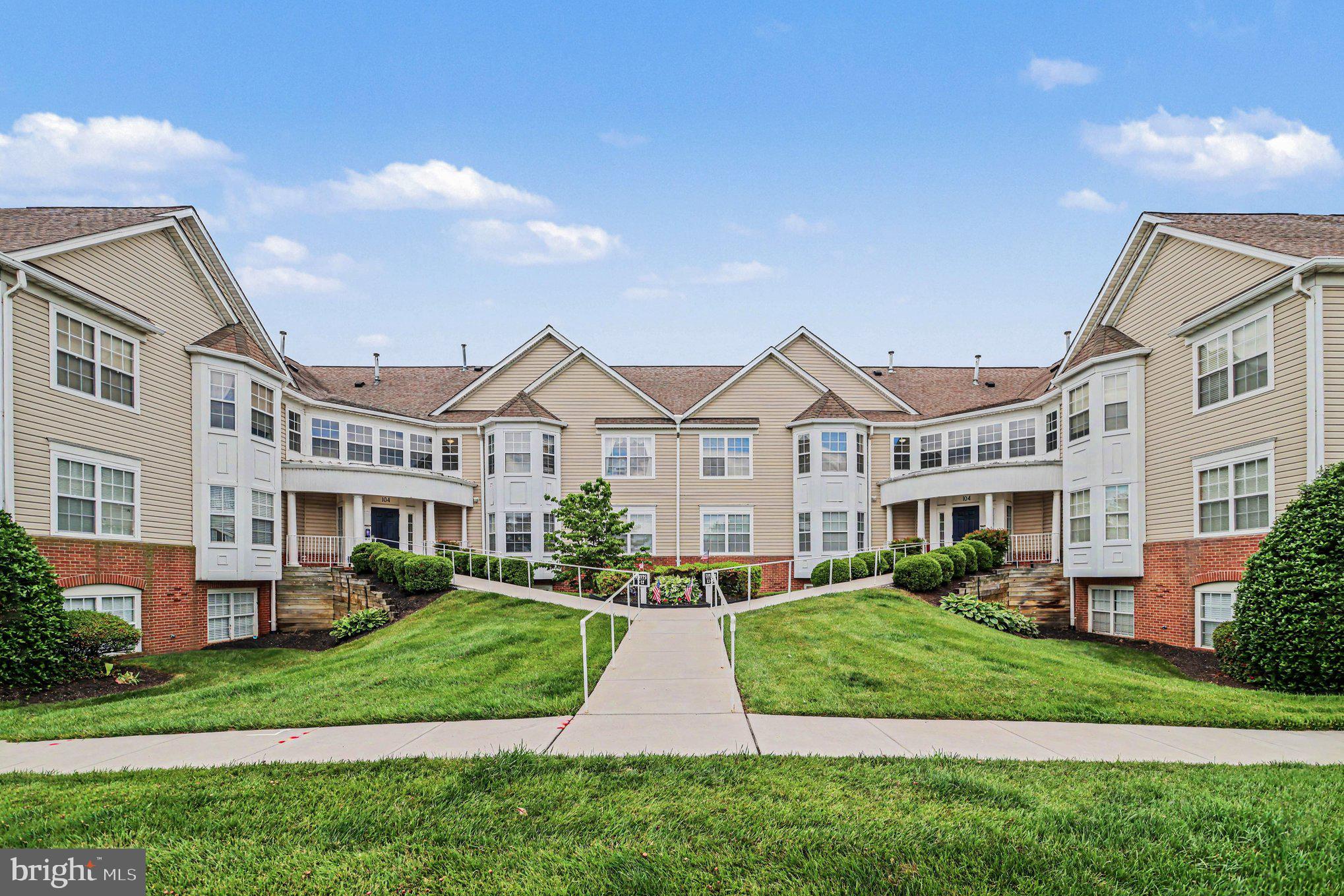 BAYLAND CONDO - Residential