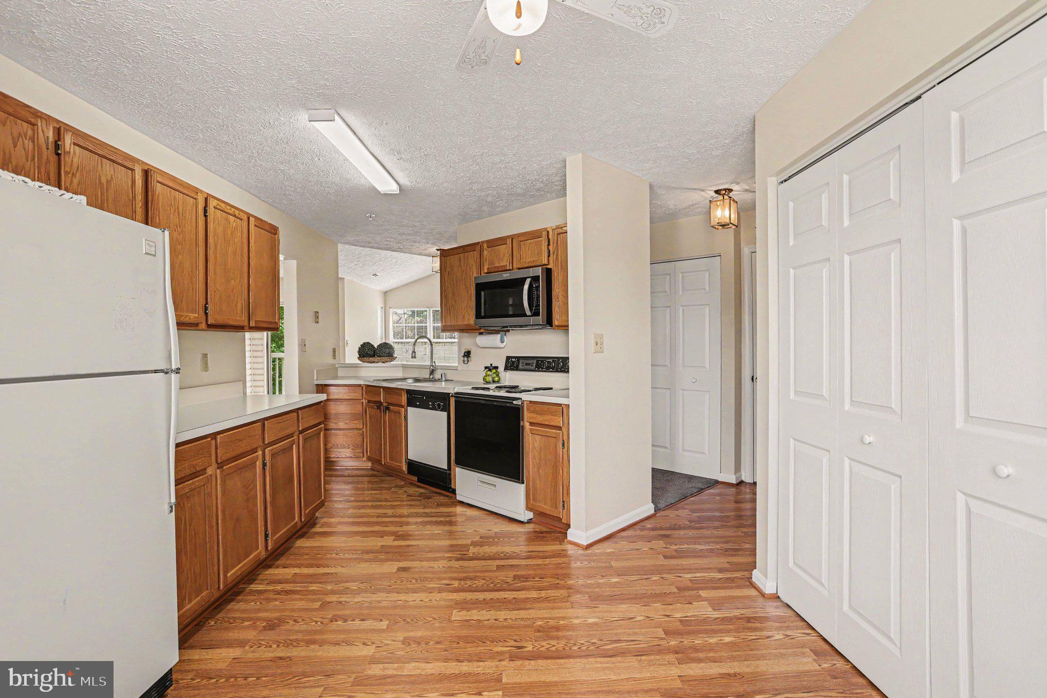 BAYLAND CONDO - Residential