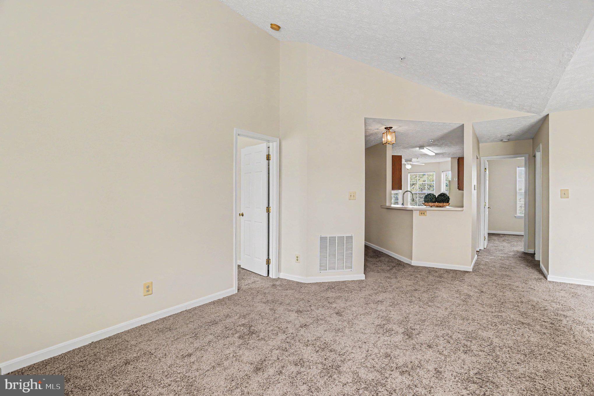 BAYLAND CONDO - Residential