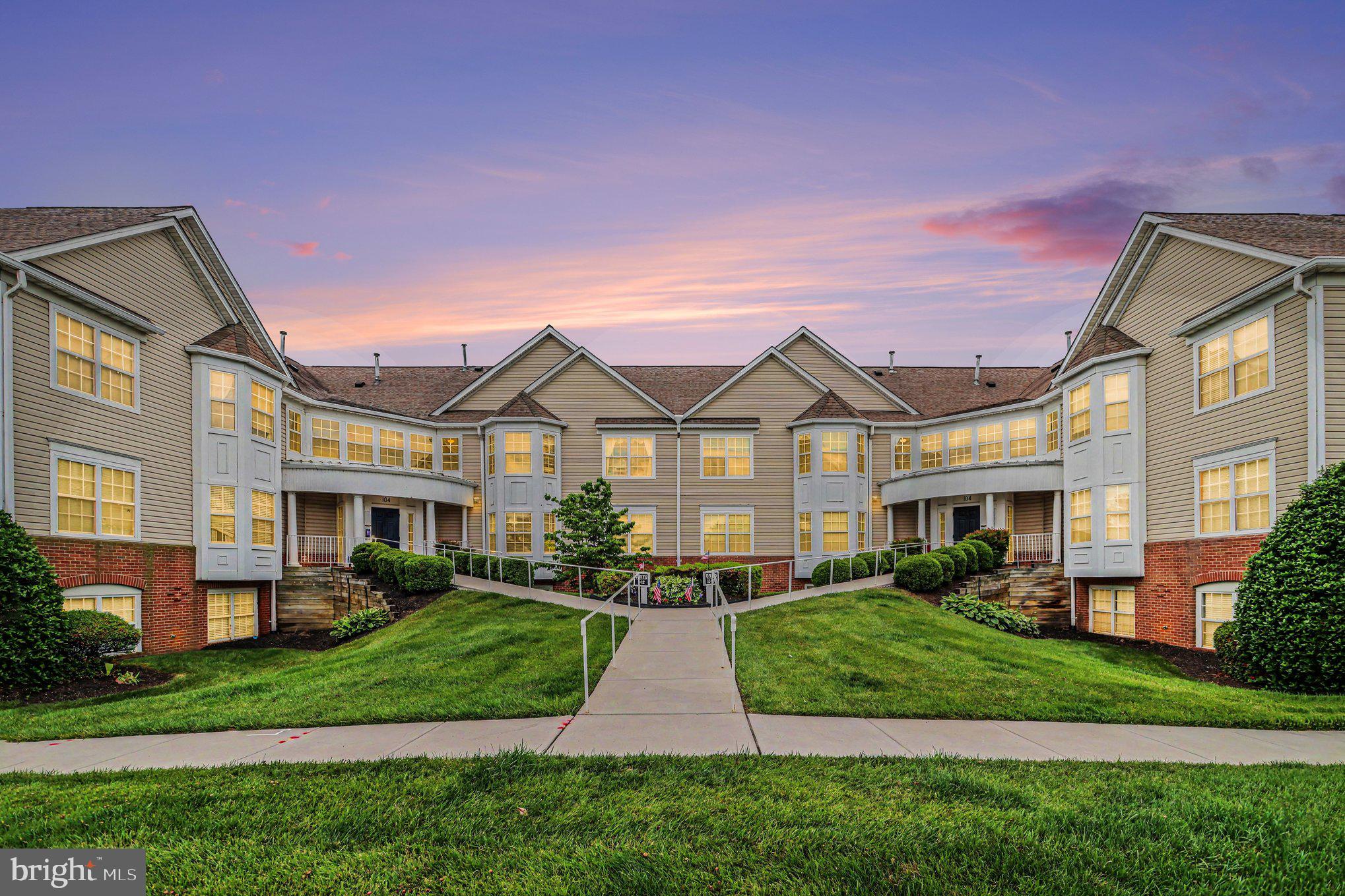 BAYLAND CONDO - Residential