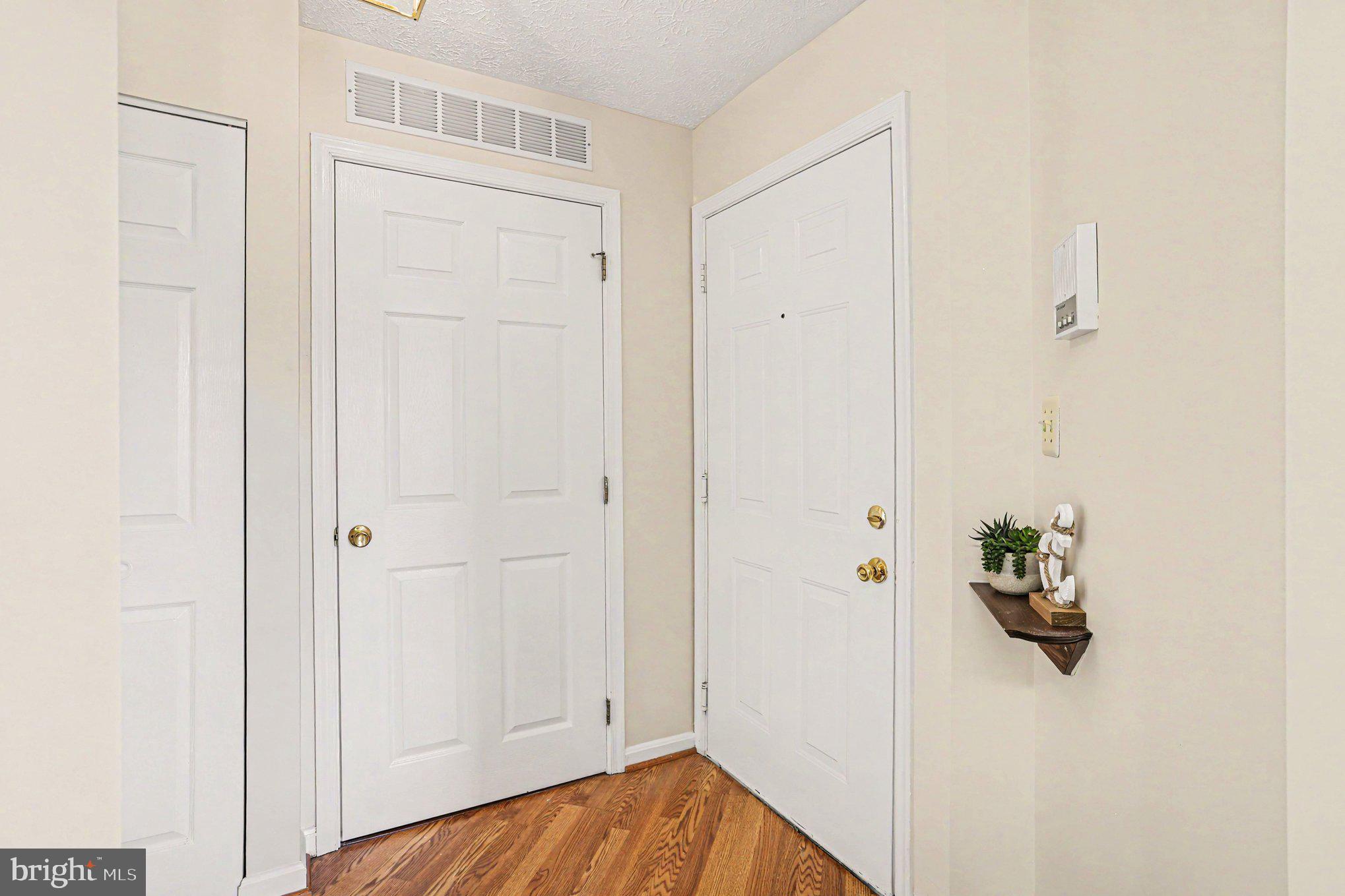 BAYLAND CONDO - Residential