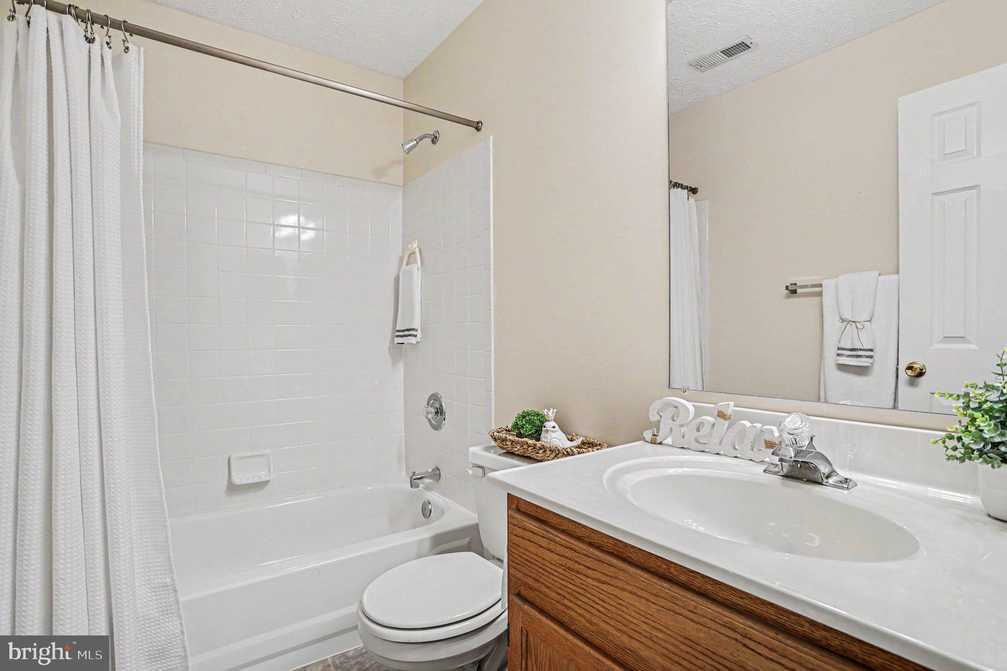 BAYLAND CONDO - Residential