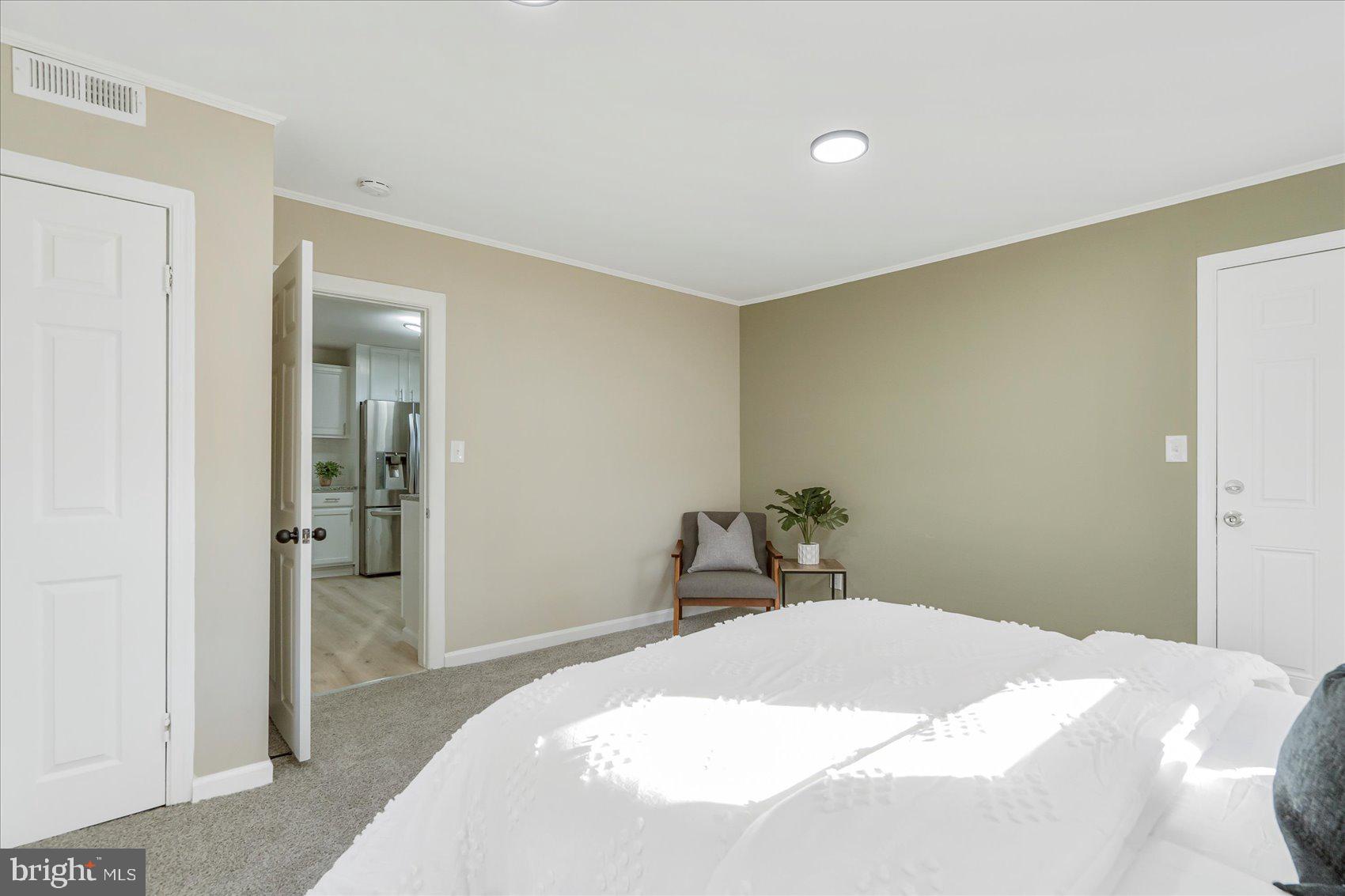 MIDDLE RIVER - Residential