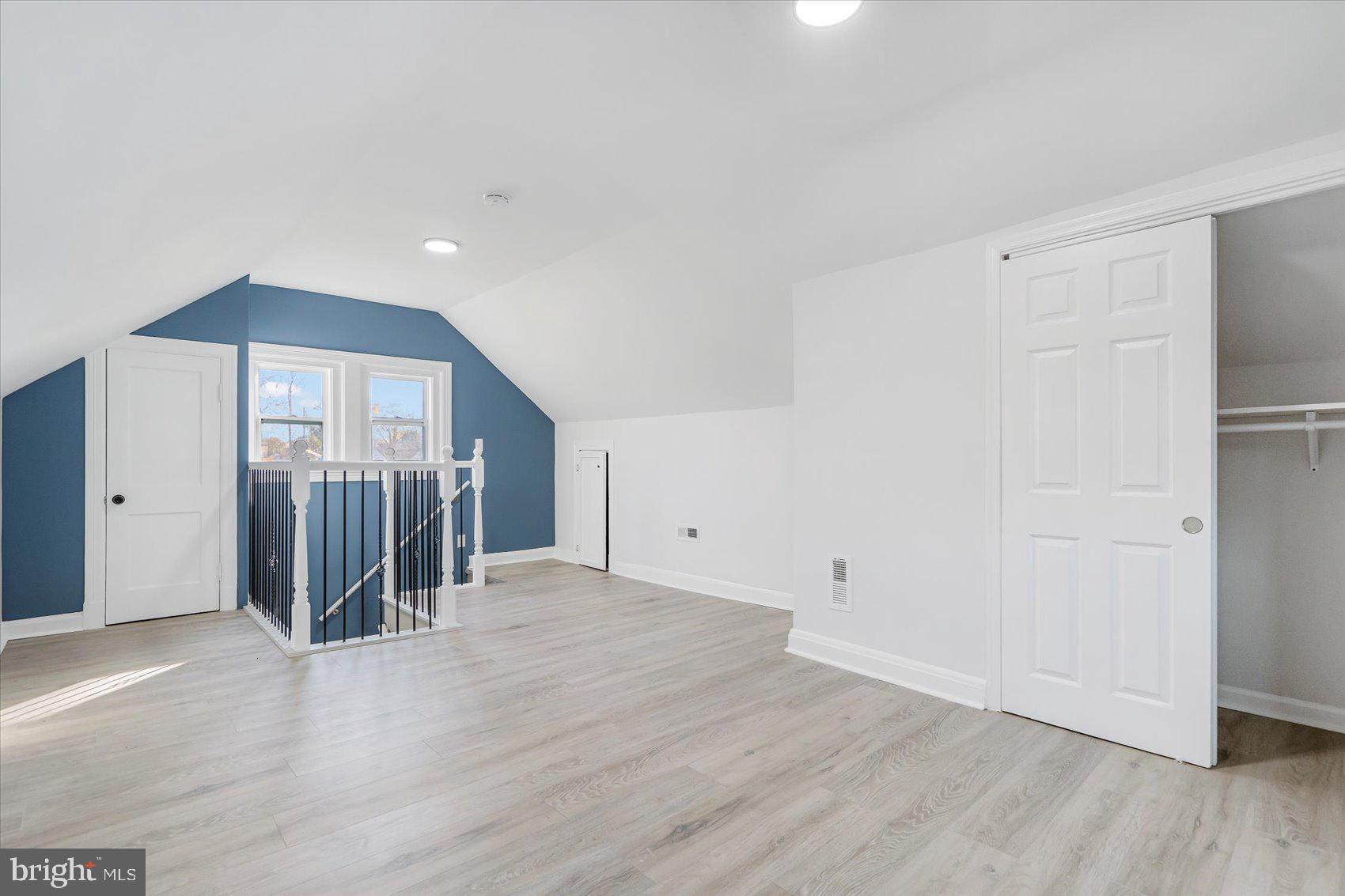 MIDDLE RIVER - Residential