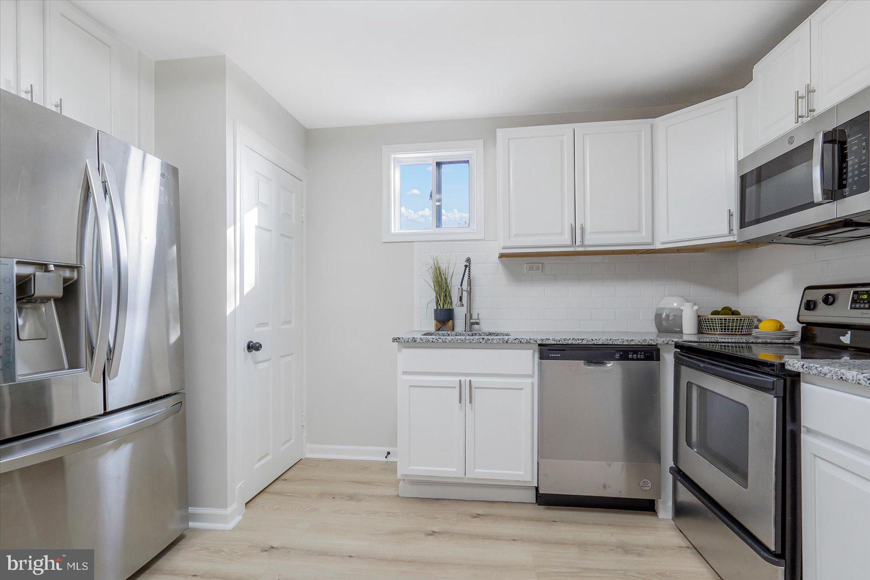 MIDDLE RIVER - Residential