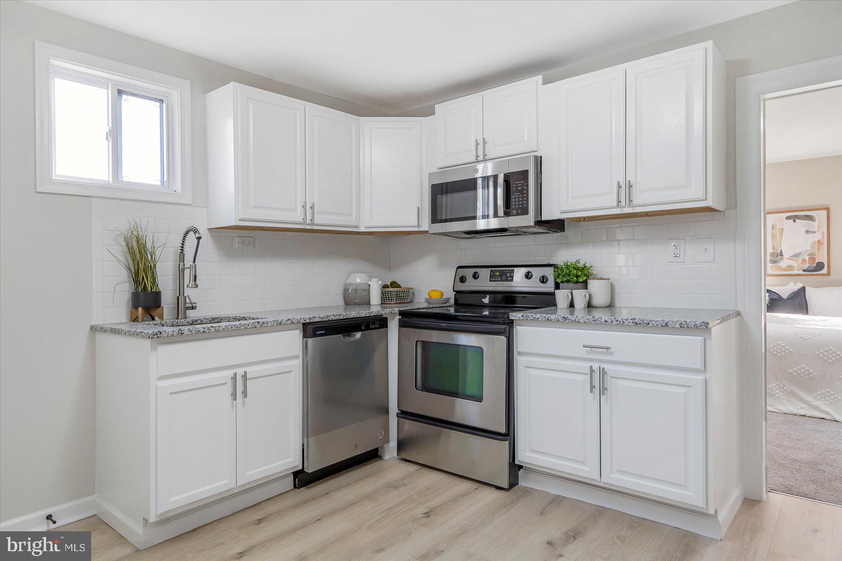 MIDDLE RIVER - Residential