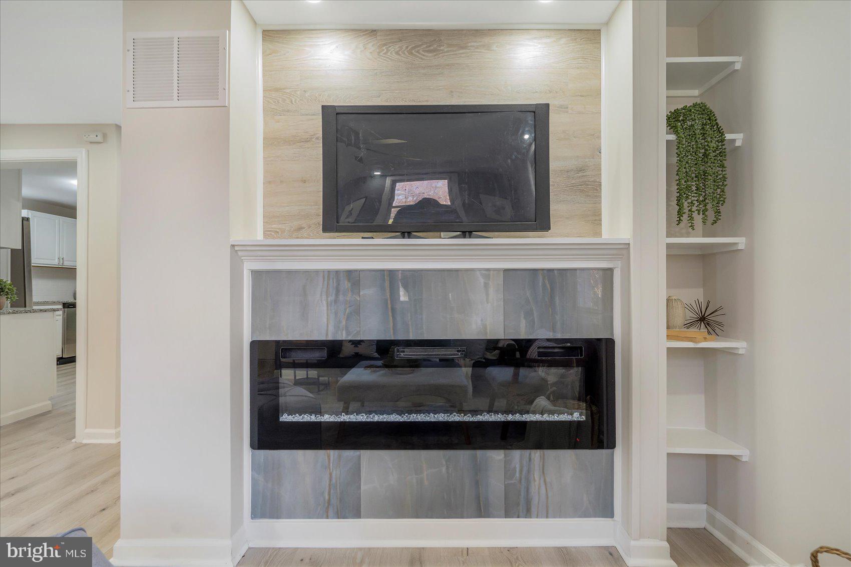 MIDDLE RIVER - Residential