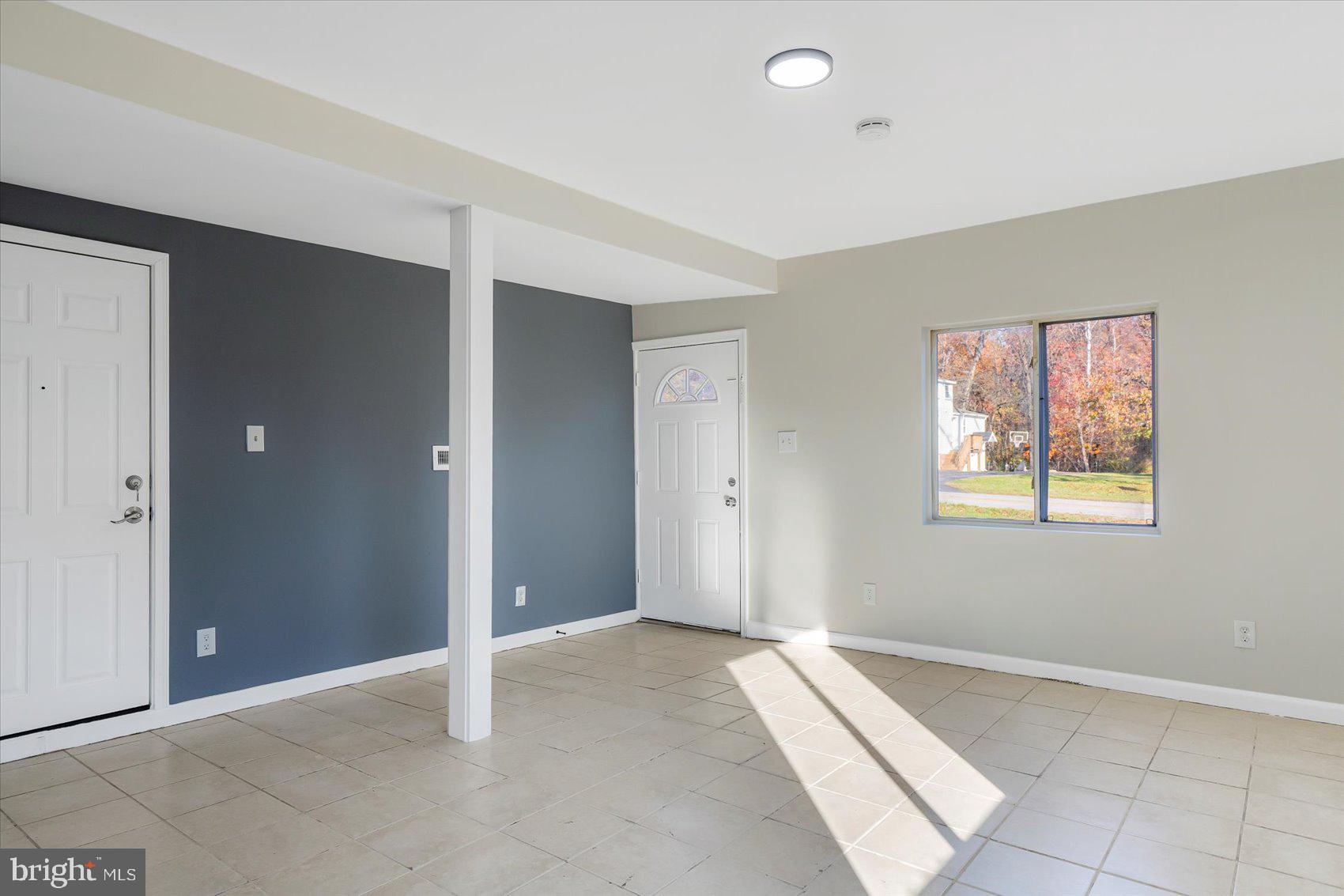 MIDDLE RIVER - Residential