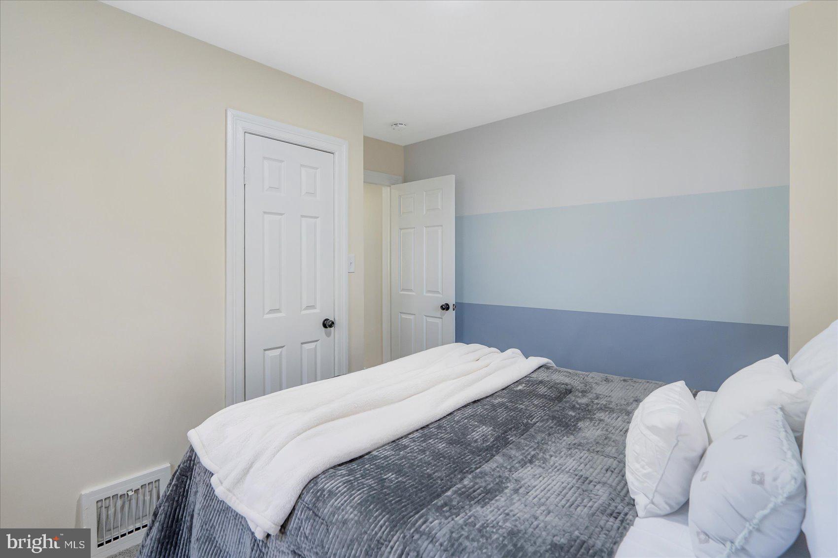 MIDDLE RIVER - Residential