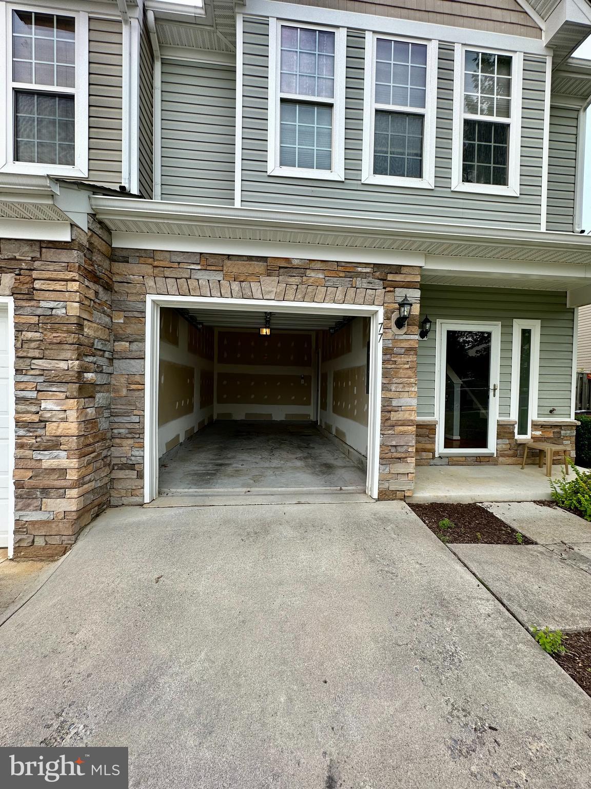 ARCHERS ROCK - Residential