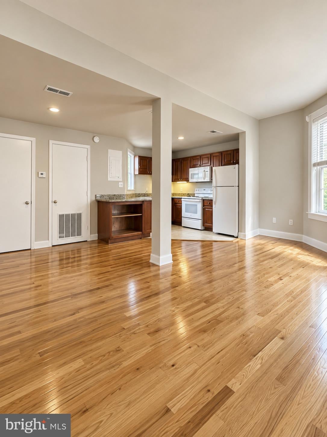 209 HANOVER STREET #3