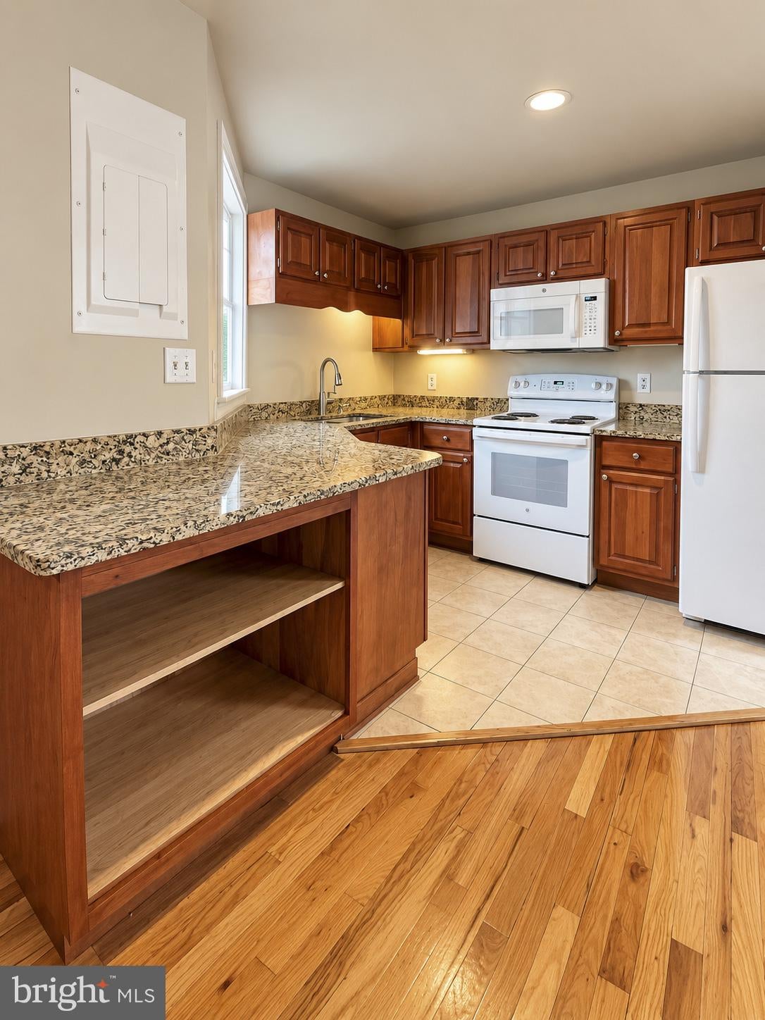 209 HANOVER STREET #3