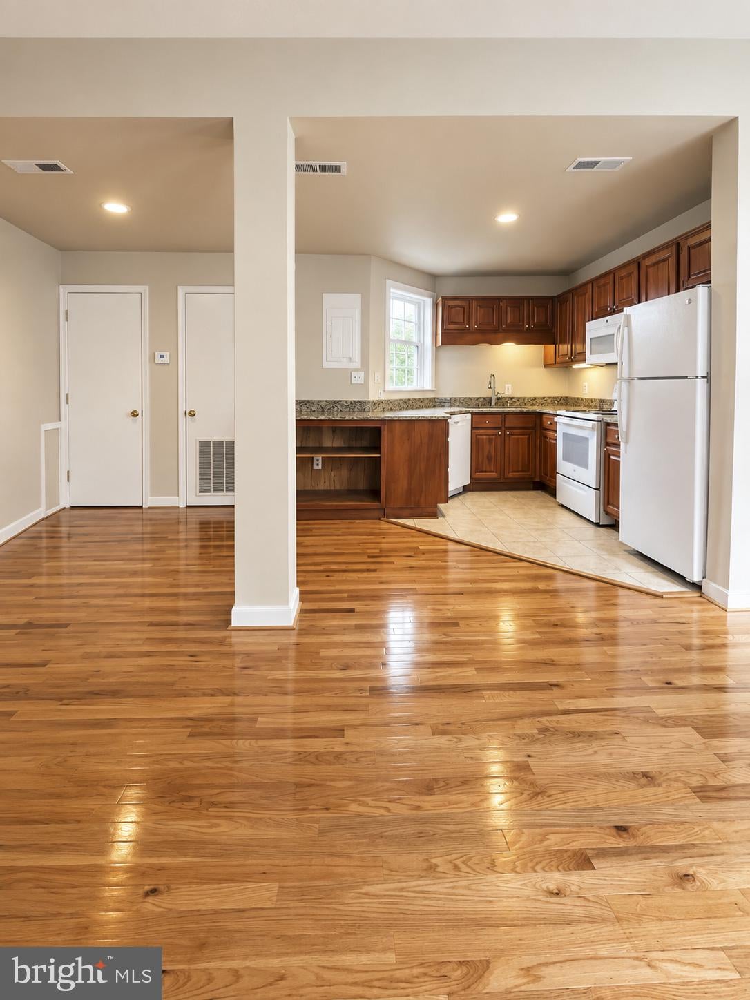 209 HANOVER STREET #3