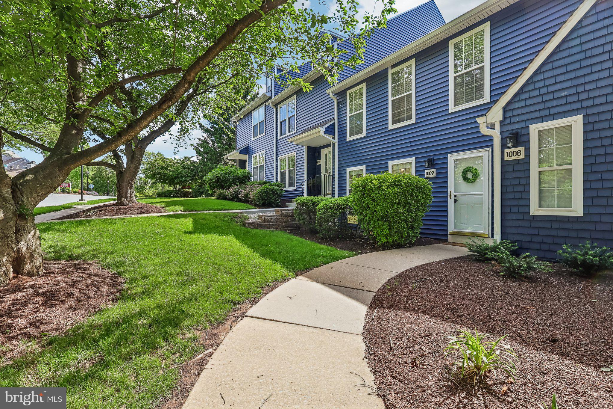 1009 ROUNDHOUSE COURT 3
