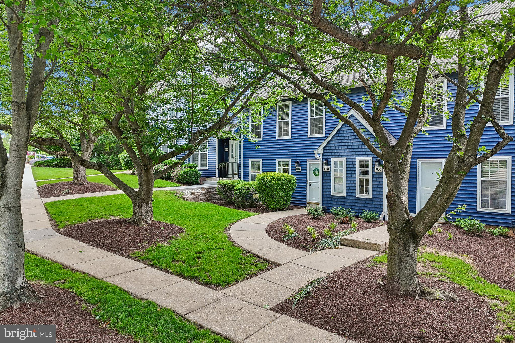1009 ROUNDHOUSE COURT 3