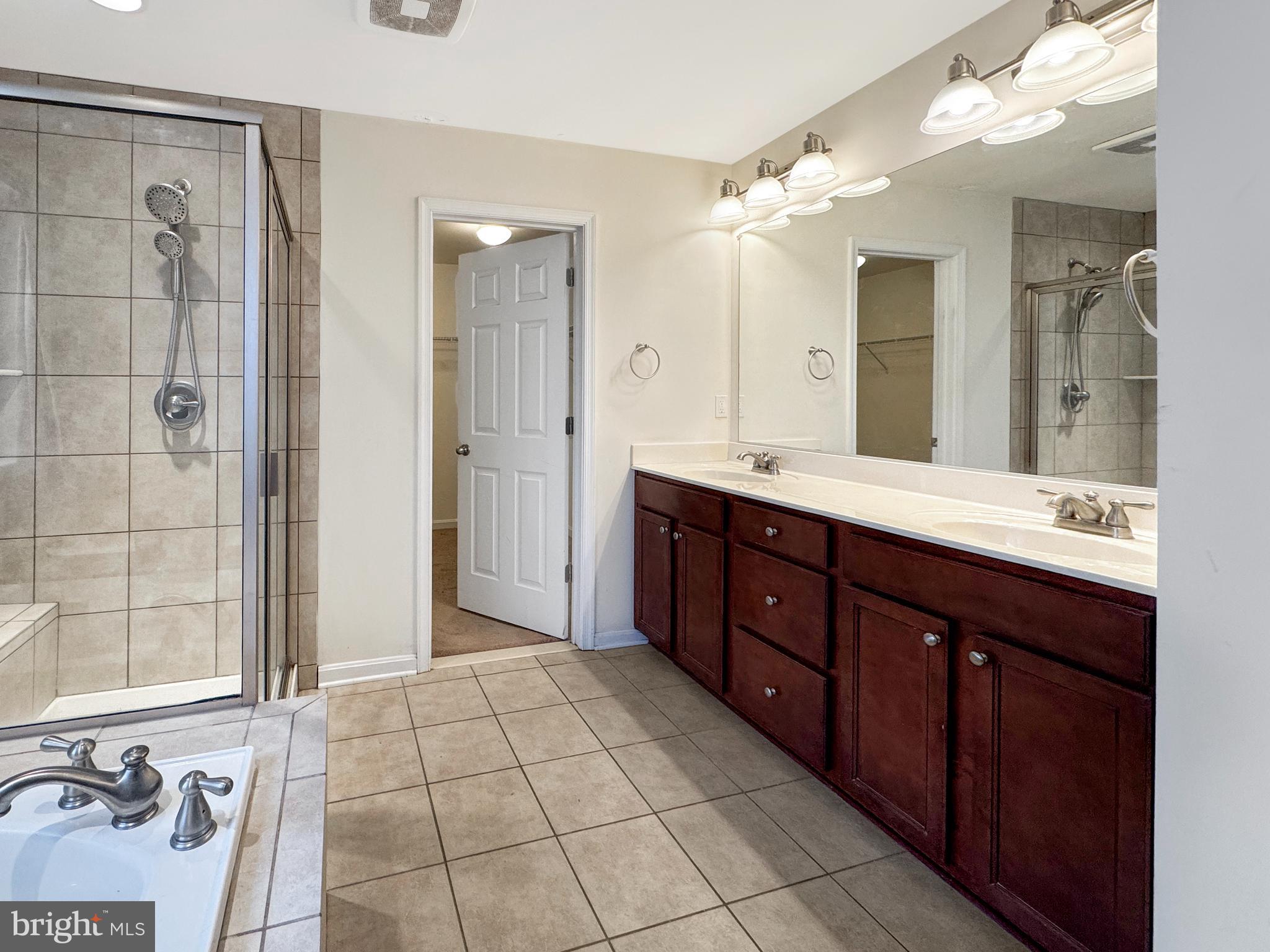 NORTH BROOK - Residential