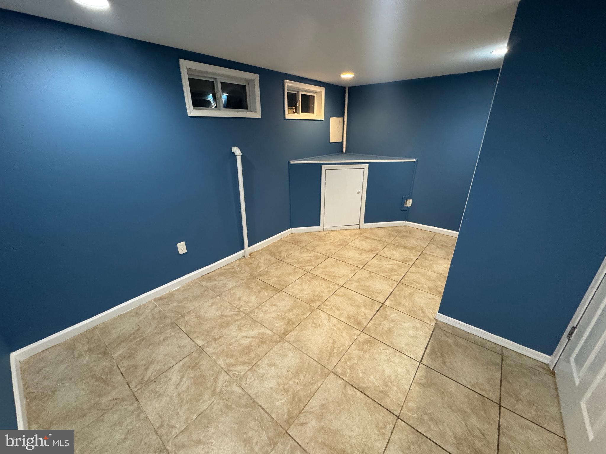 EASTWOOD HEIGHTS - Residential Lease