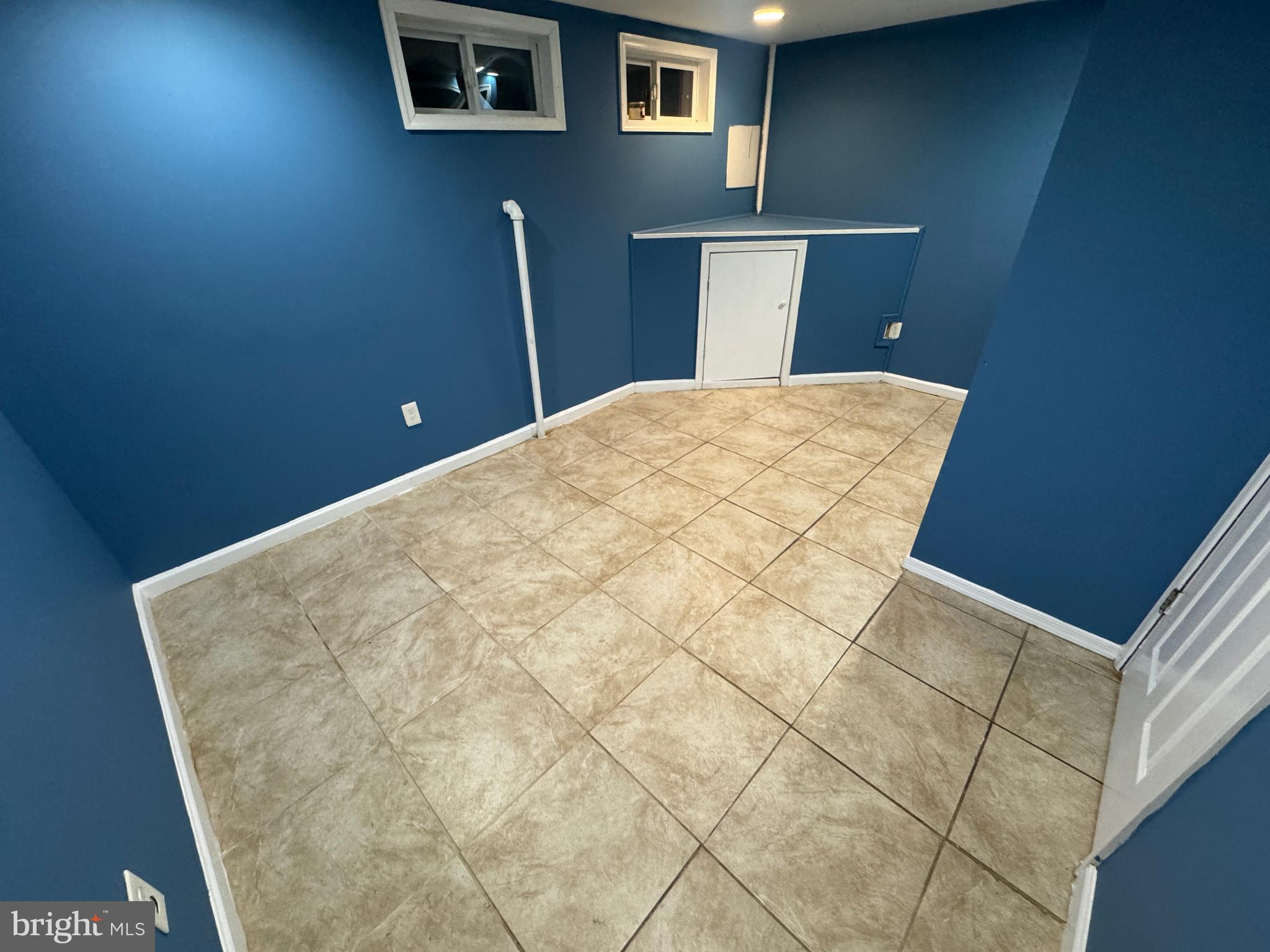 EASTWOOD HEIGHTS - Residential Lease