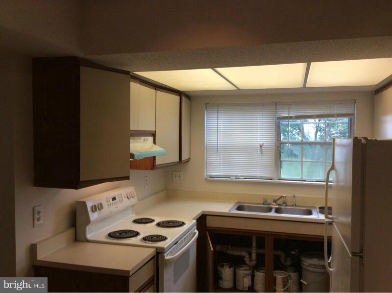 FOX CHAPEL AT TUDOR KNOLLS - Residential Lease