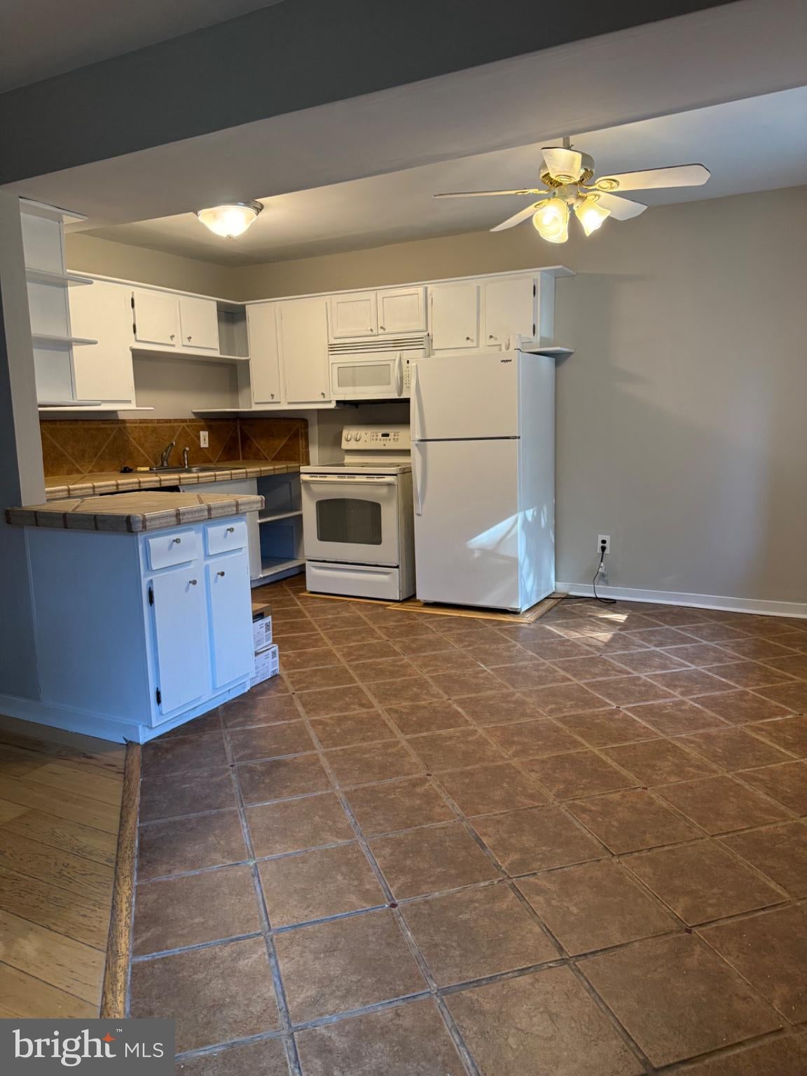 5200 HILLTOP DRIVE DD17