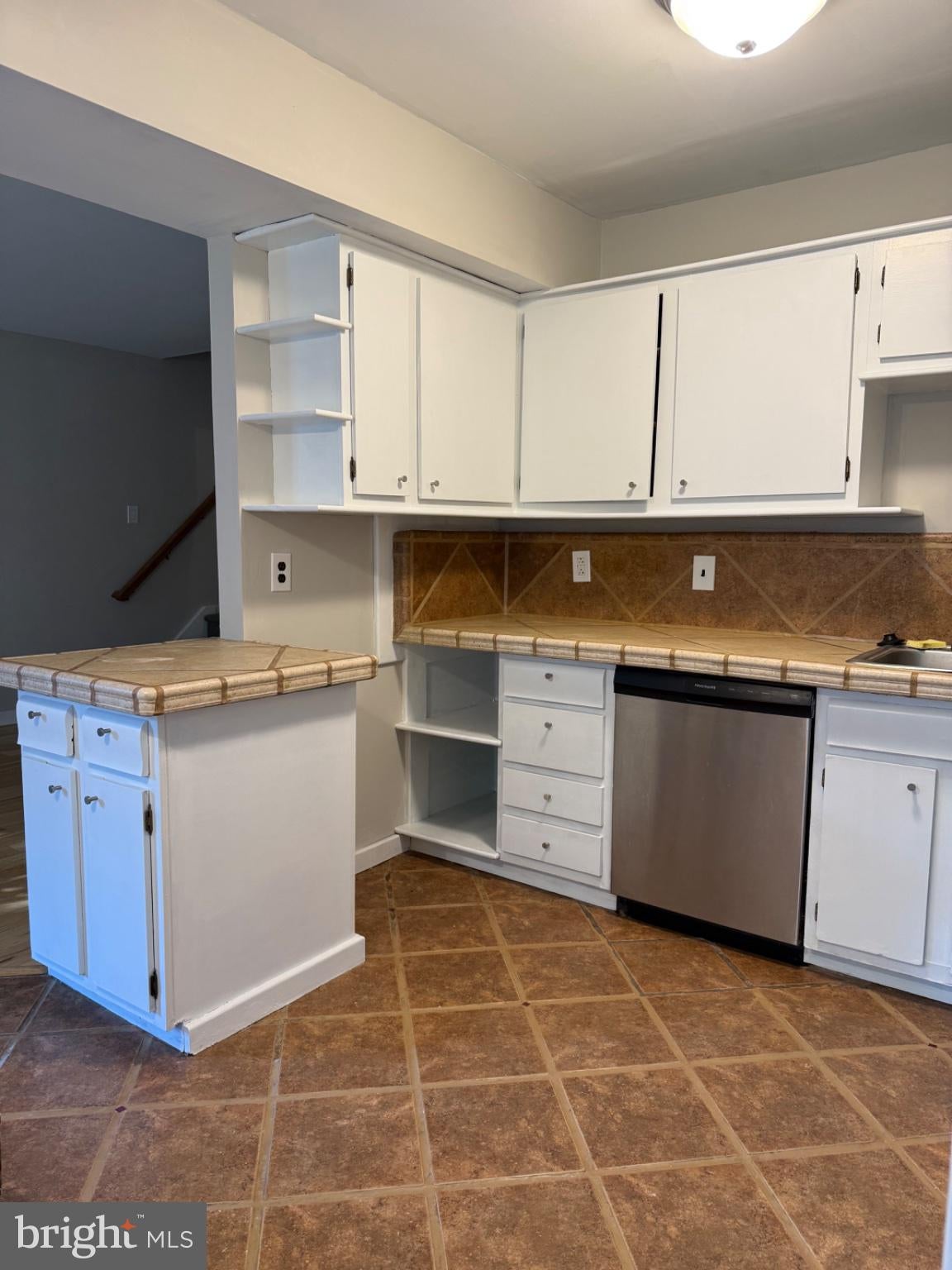 5200 HILLTOP DRIVE DD17