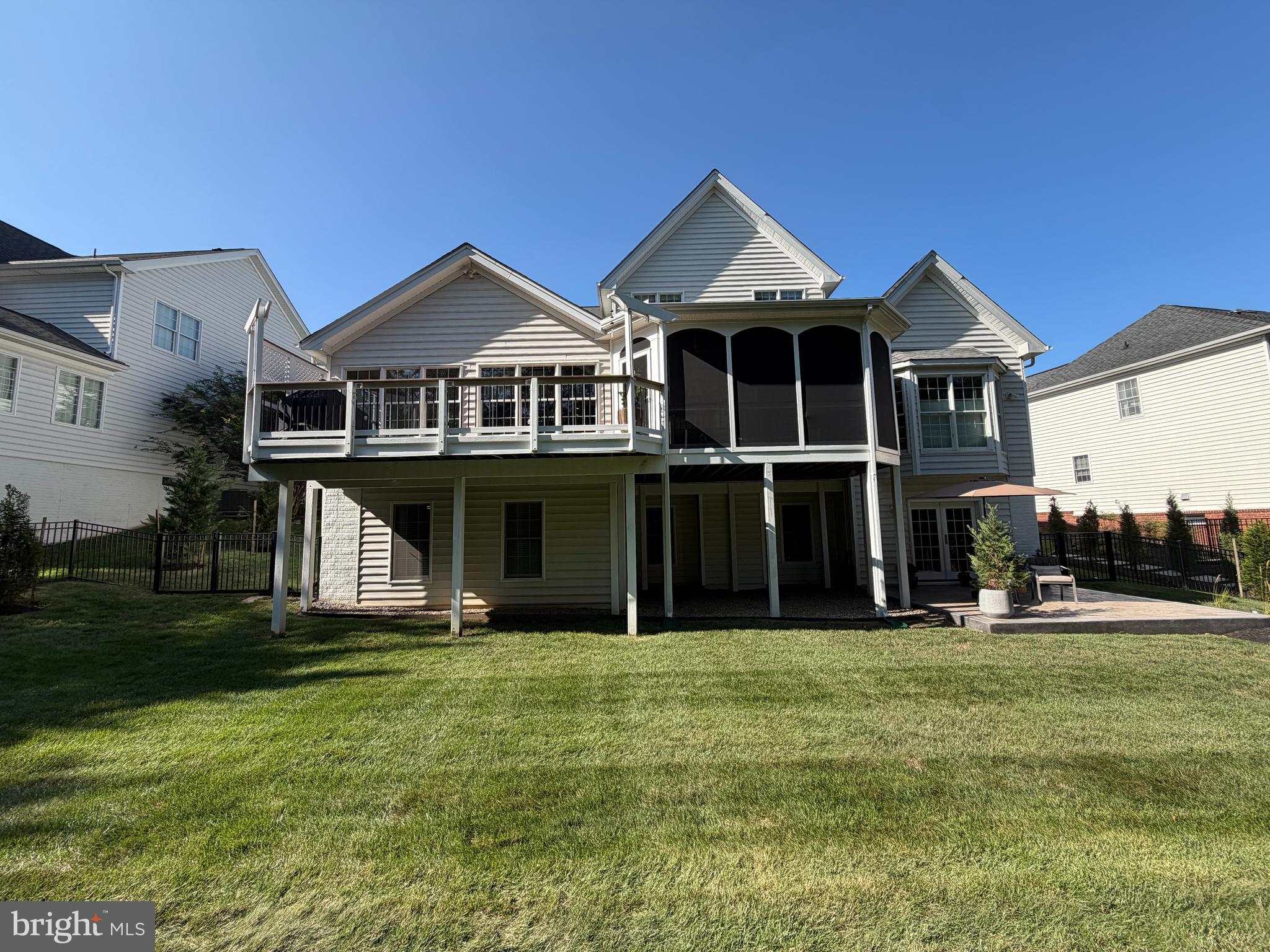 5762 WATERLOO BRIDGE CIRCLE
