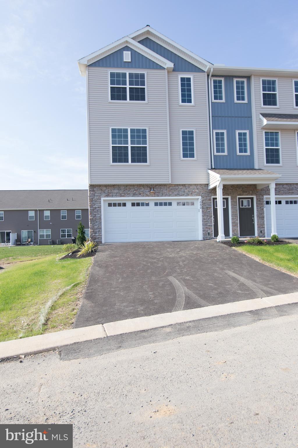 HANBURY COURT - Residential Lease