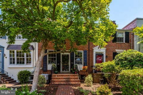 Photo of 826 S Royal Street, ALEXANDRIA, VA 22314 (MLS # VAAX2063614)