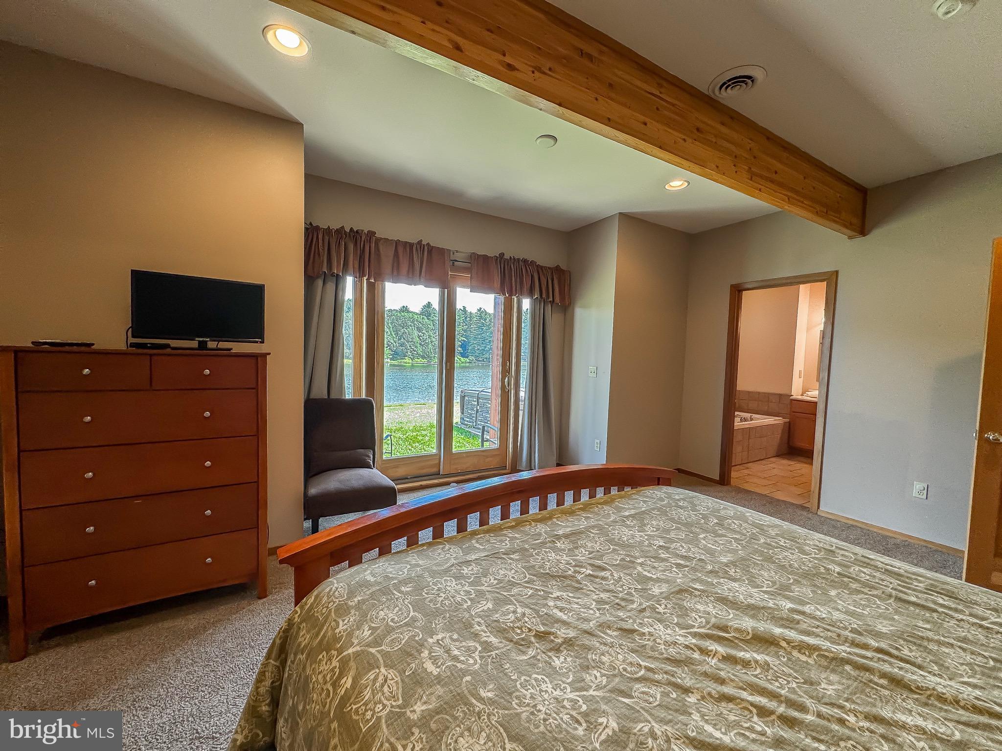 WATERFRONT GREENS - Residential