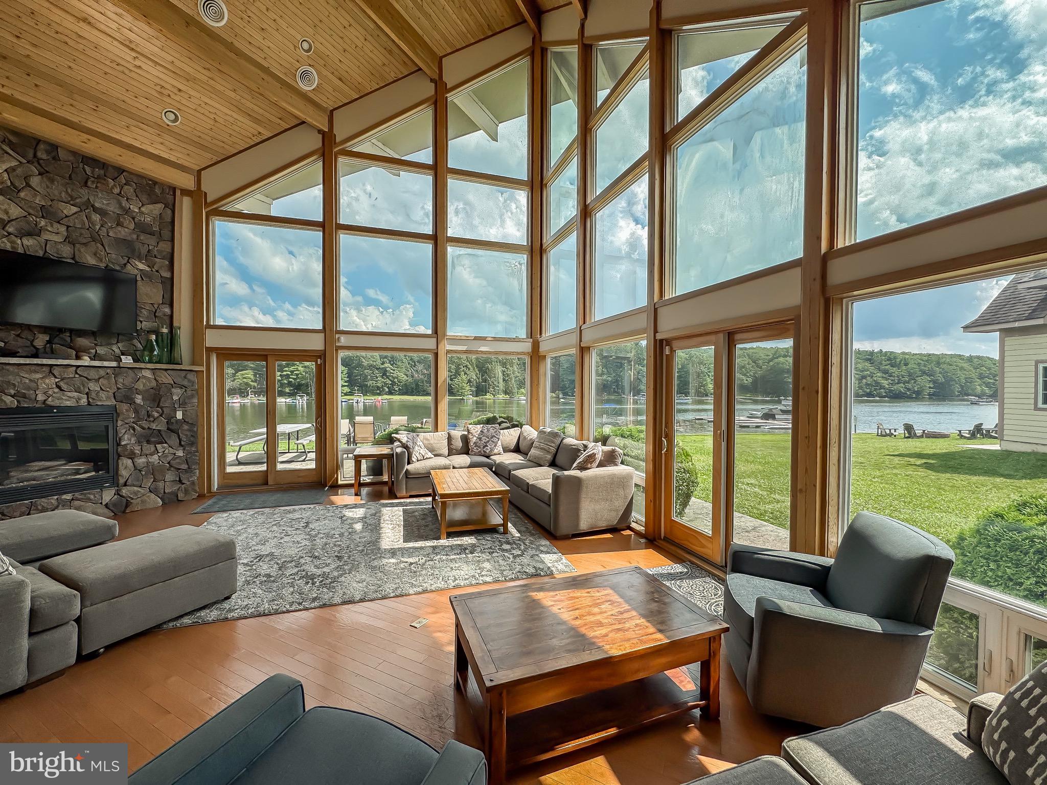 WATERFRONT GREENS - Residential