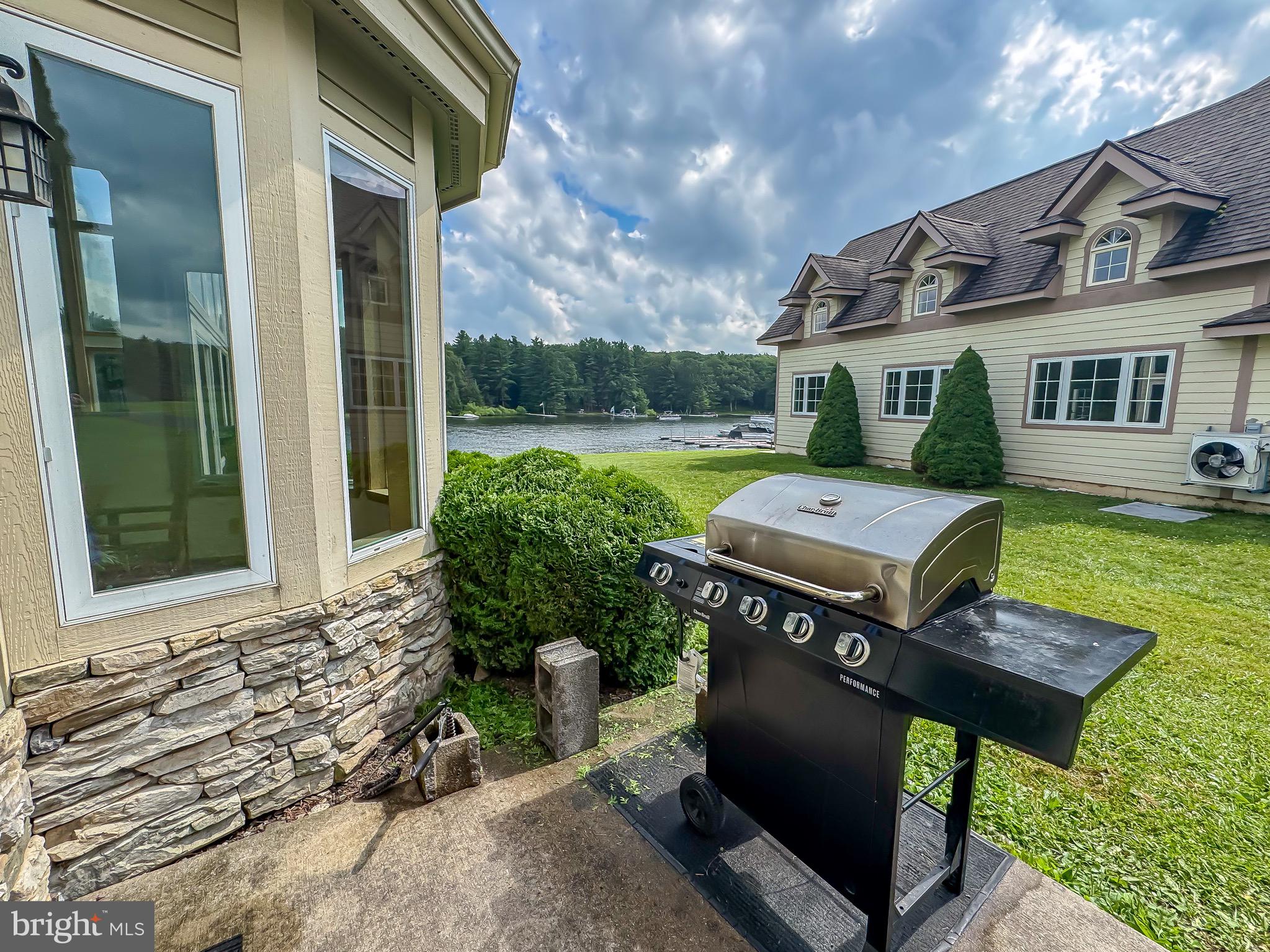 WATERFRONT GREENS - Residential