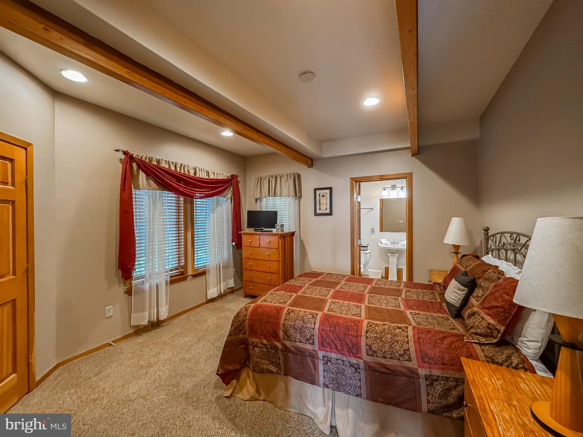 WATERFRONT GREENS - Residential