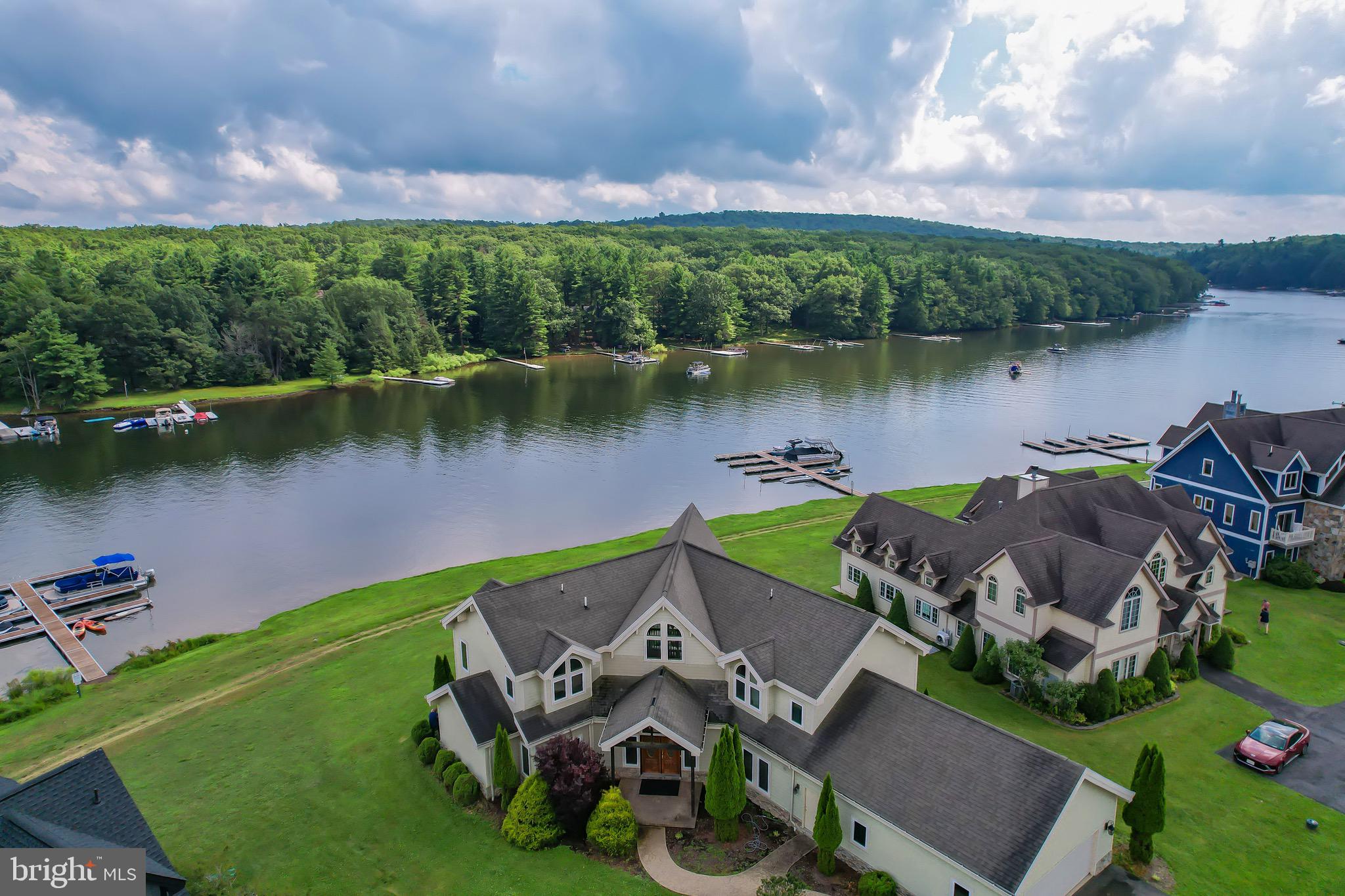 21 LAKEFRONT LINKS DRIVE