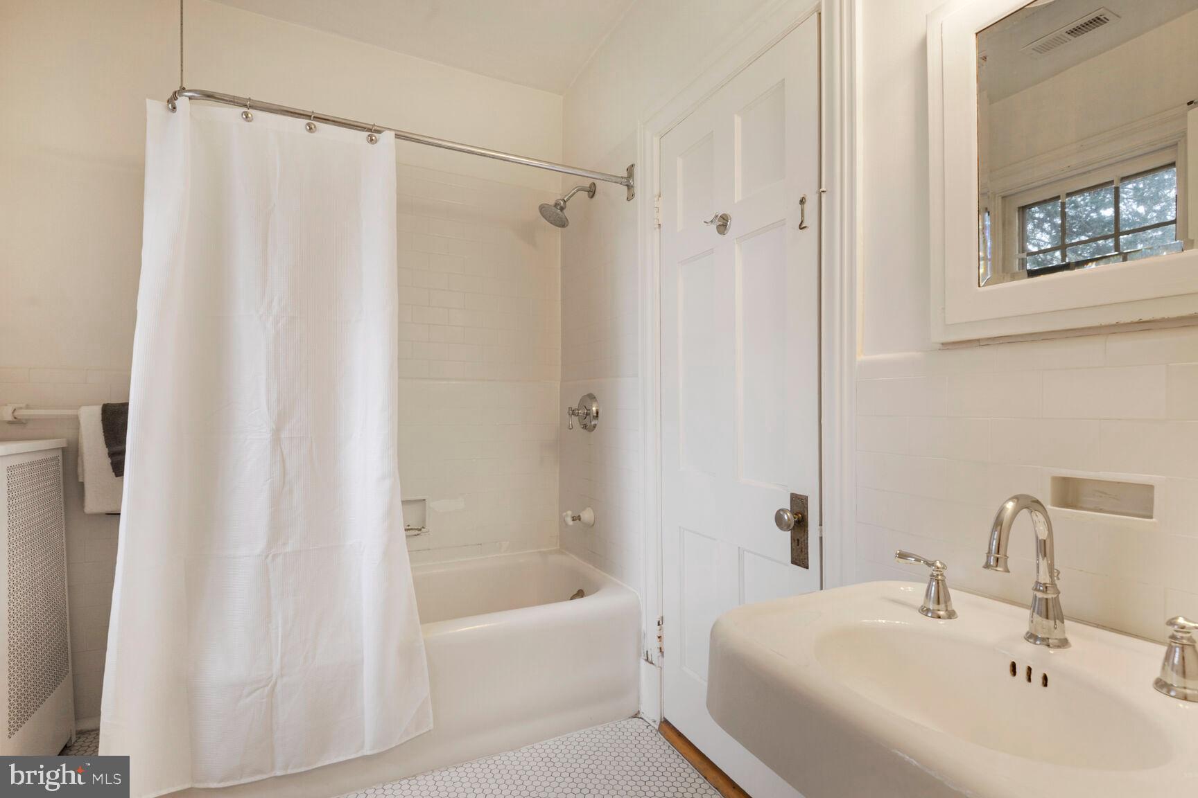 PT ROCKVILLE TWN RES 1 - Residential