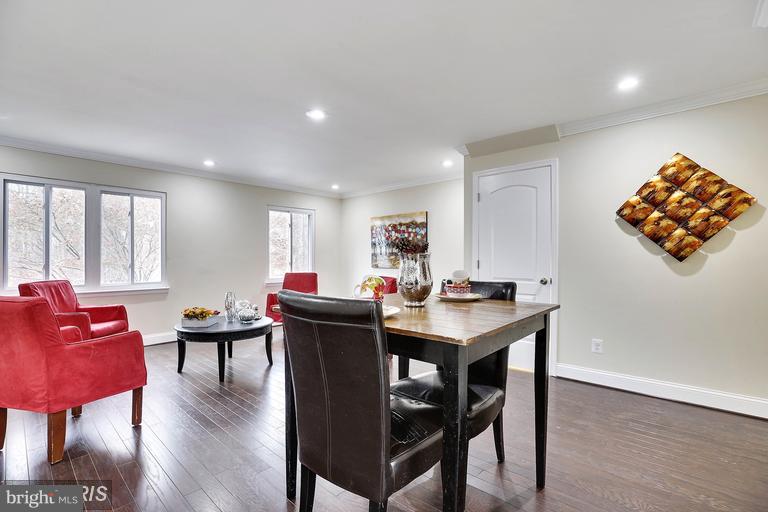 2050 FOREST HILL LANE
