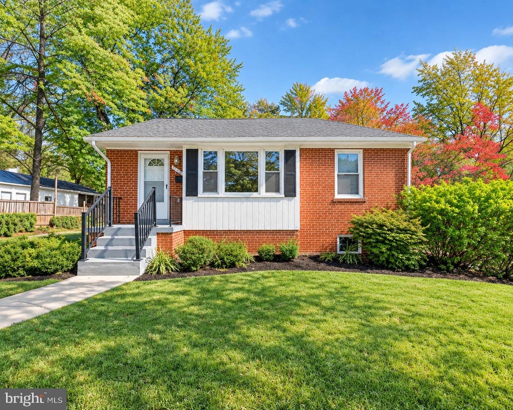 Photo of 11515 Orebaugh Avenue, SILVER SPRING, MD 20902 (MLS # MDMC2259050)