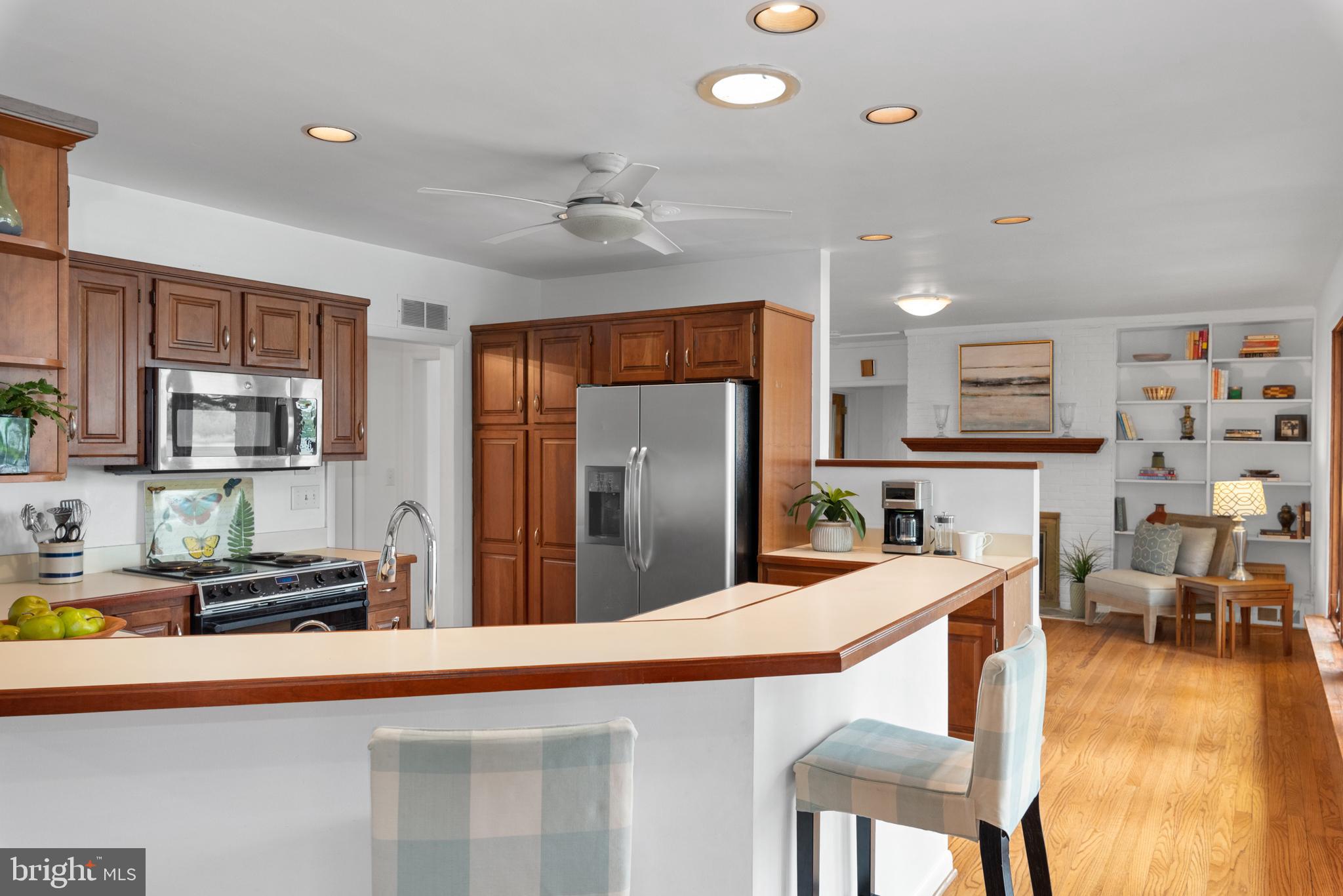 ANNAPOLIS ROADS - Residential